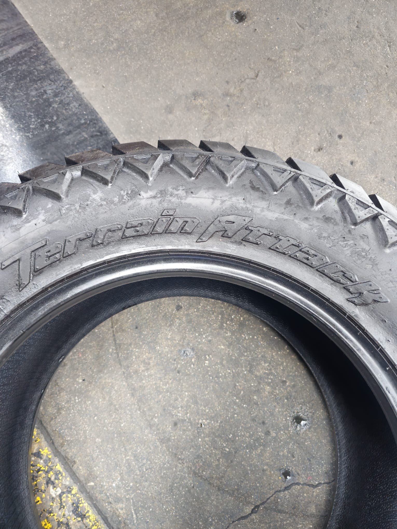 1 Seminew AMP TERRAIN ATTACK A/T – LT35X12.50R20 – $170