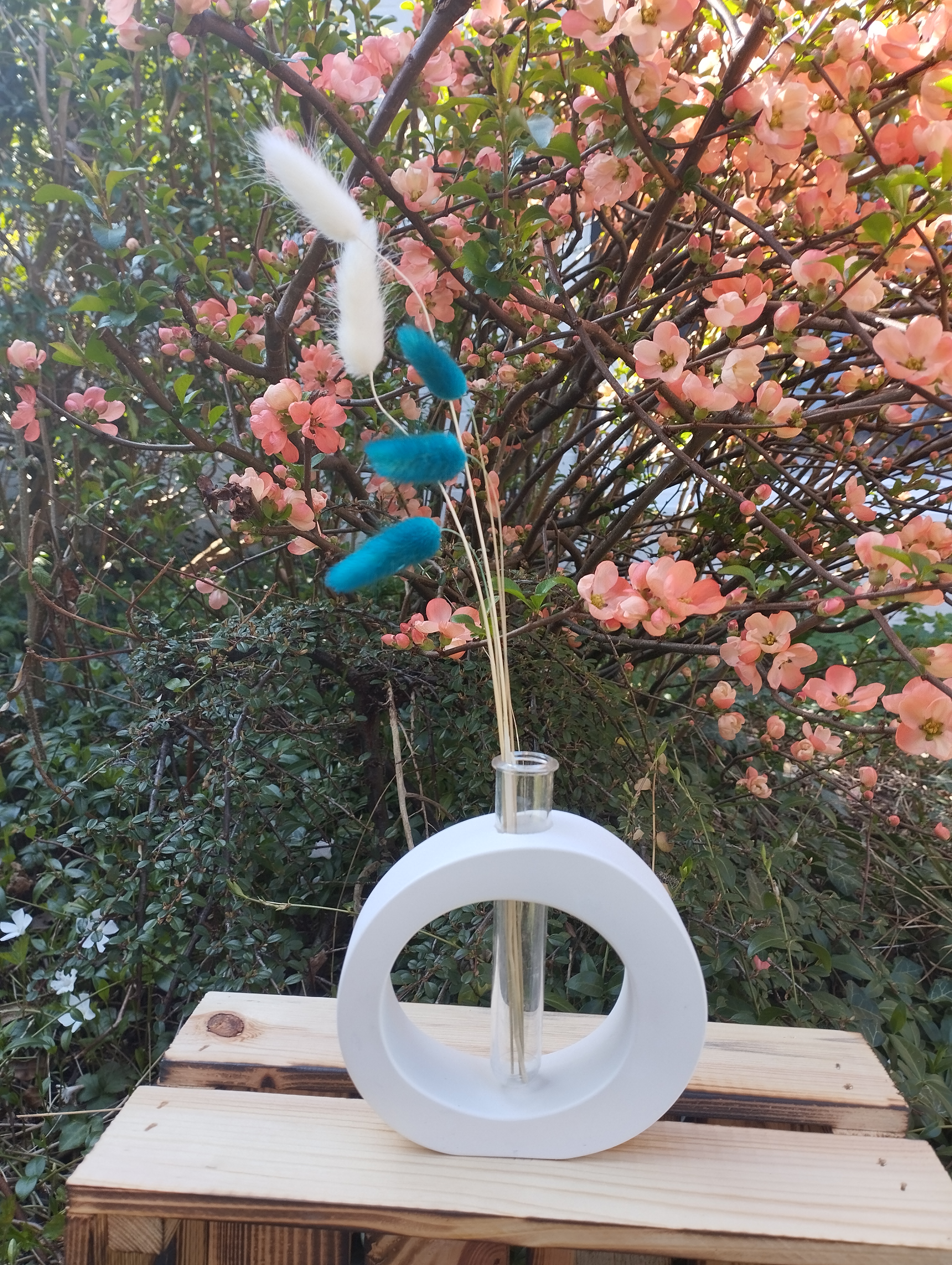 Vase mit Reagenzglas 