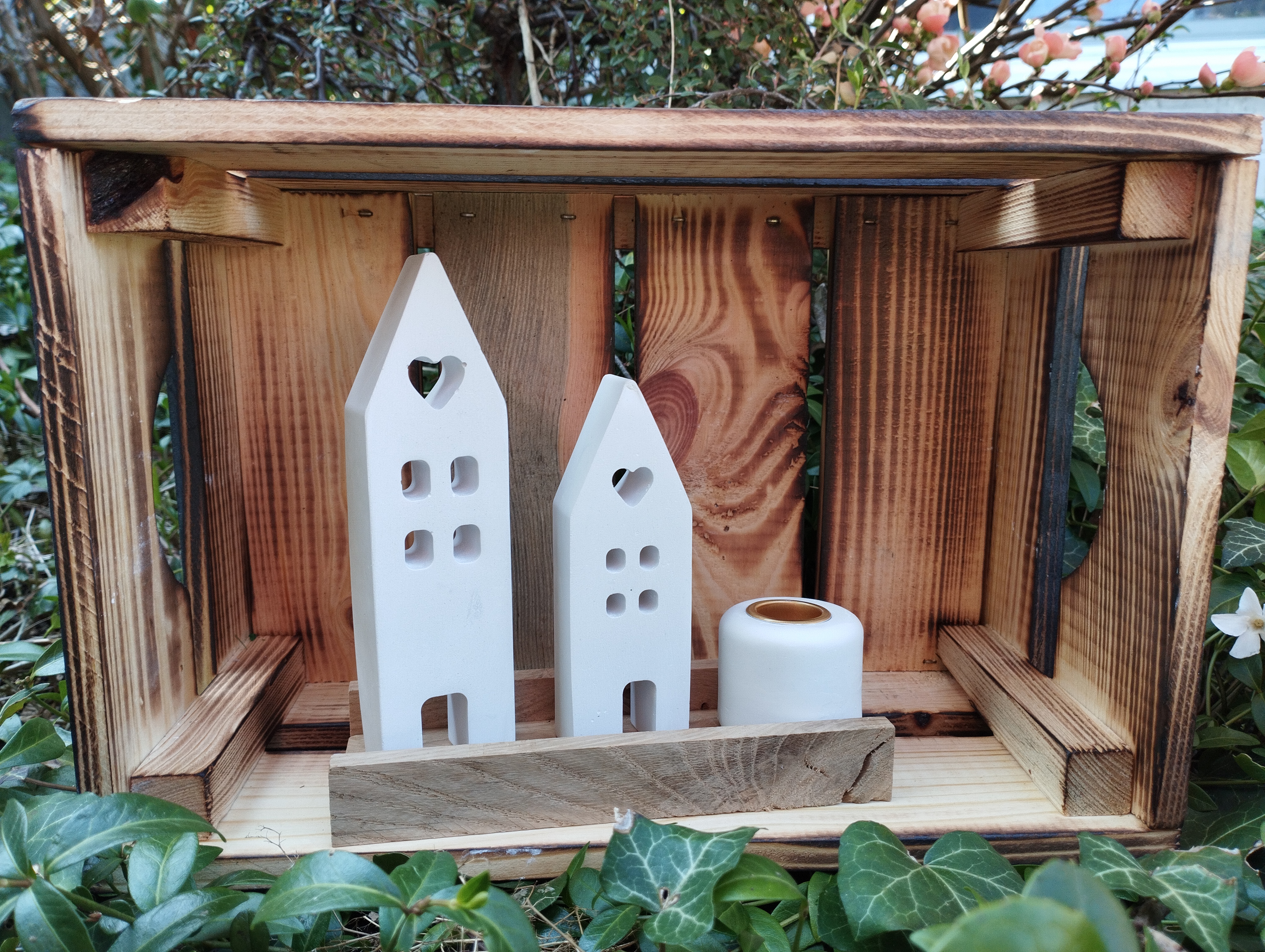 Geschenkset Haus-Deko mit Herz mit Kerzenhalter auf kleinem Holztablett