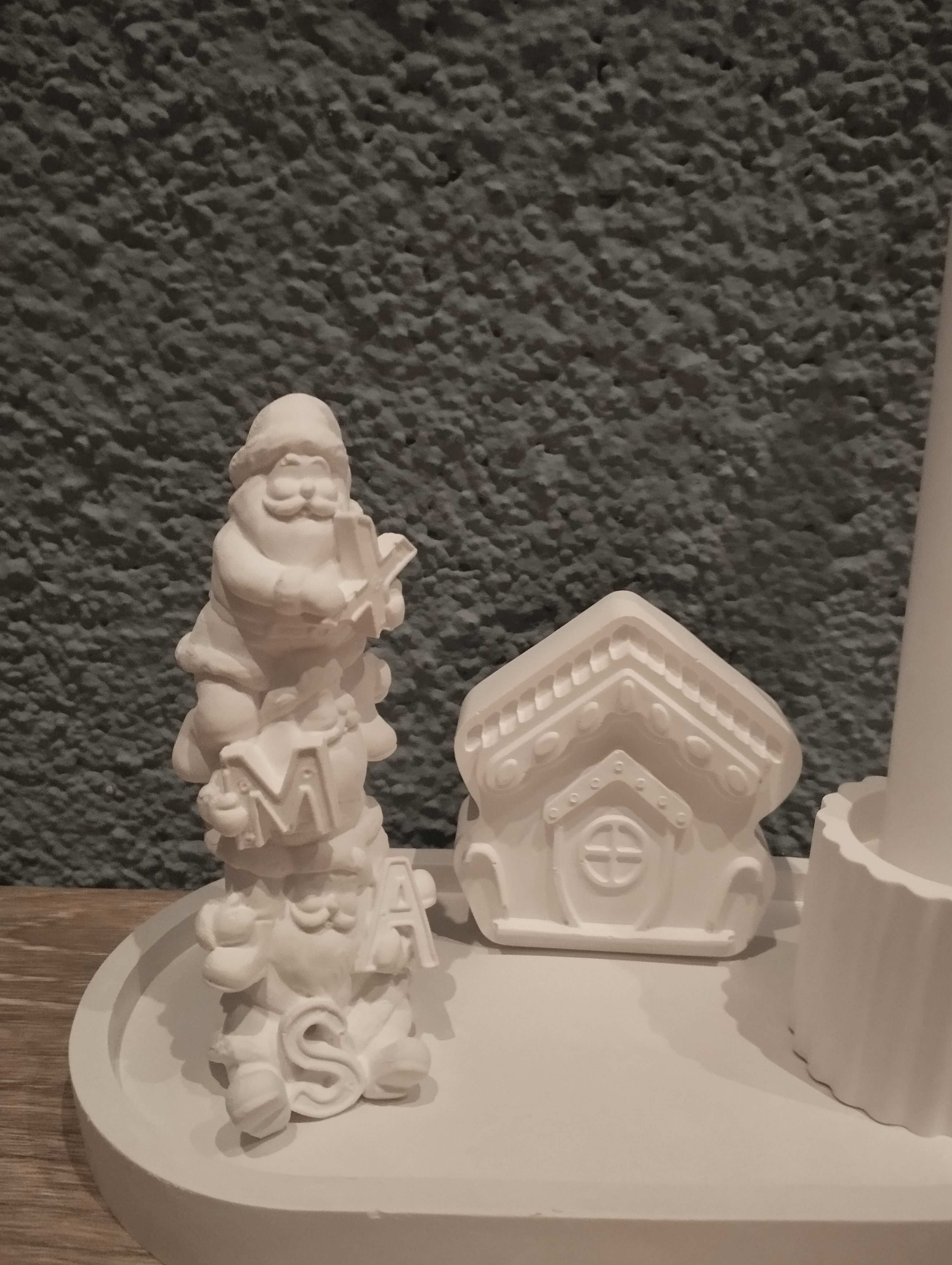 Weihnachtliches Dekotablett XMAS Weihnachtsmänner Kerzenhalter