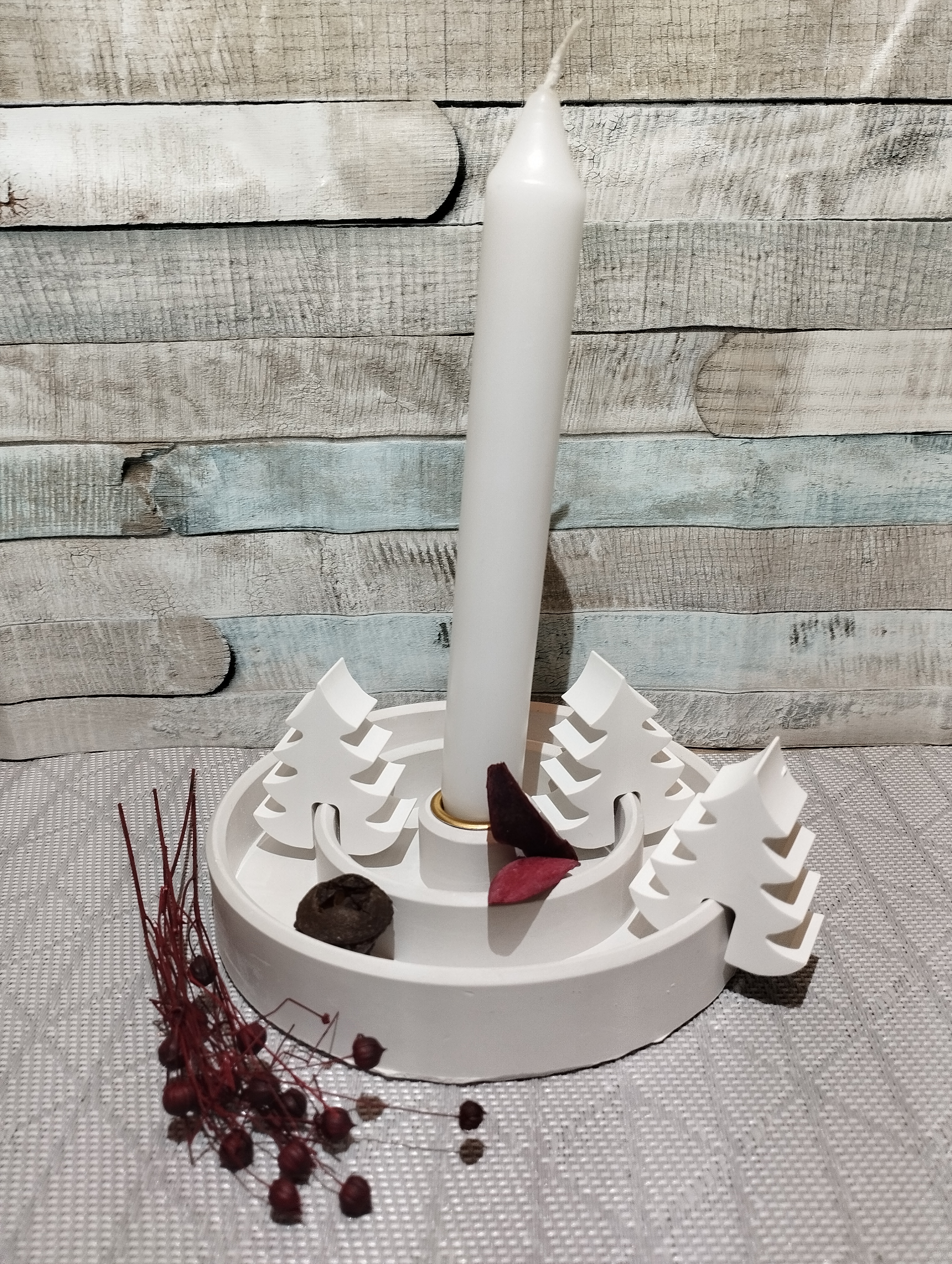 Kerzenhalter mit Tannenbaum-Design