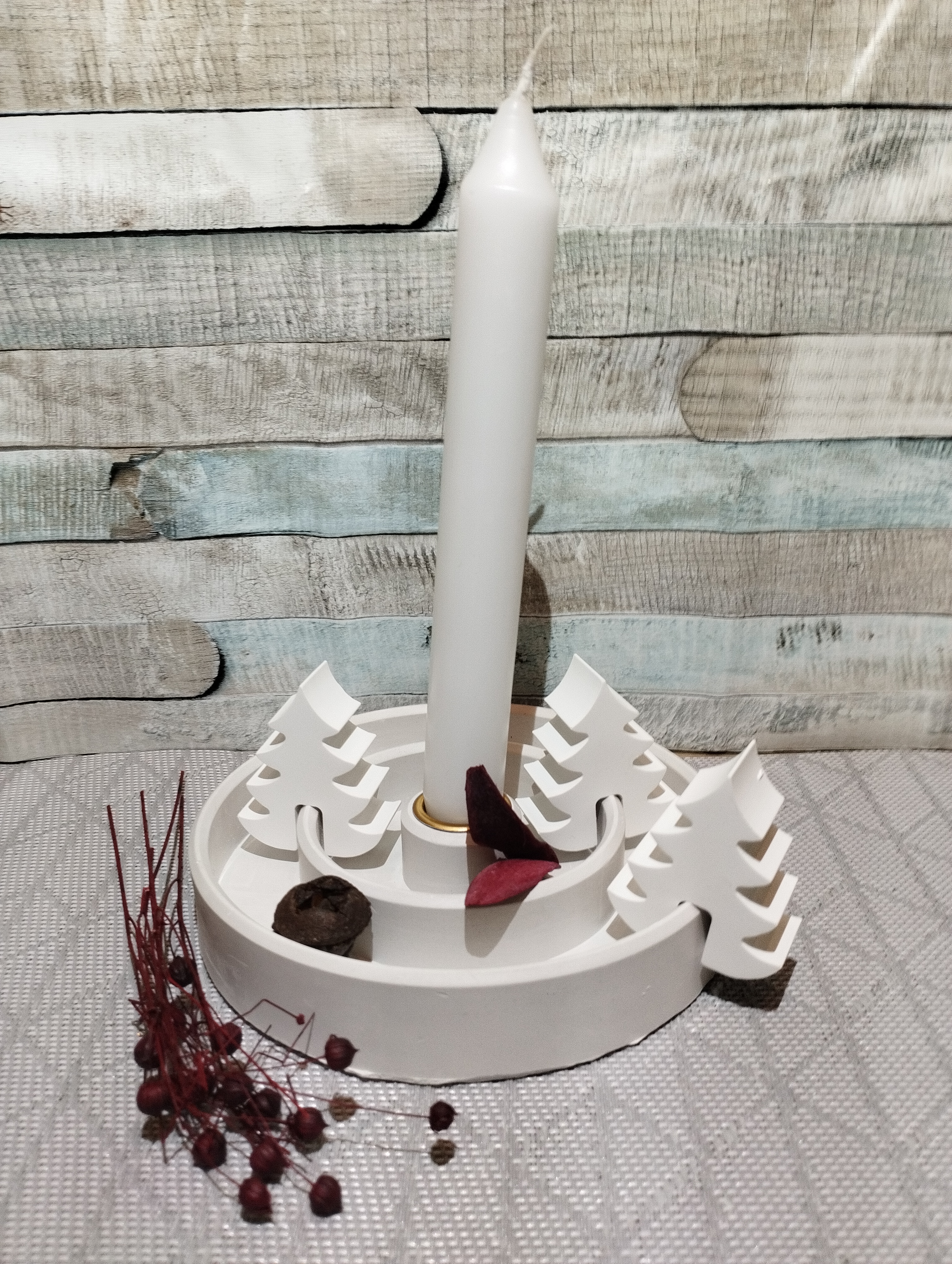 Kerzenhalter mit Tannenbaum-Design