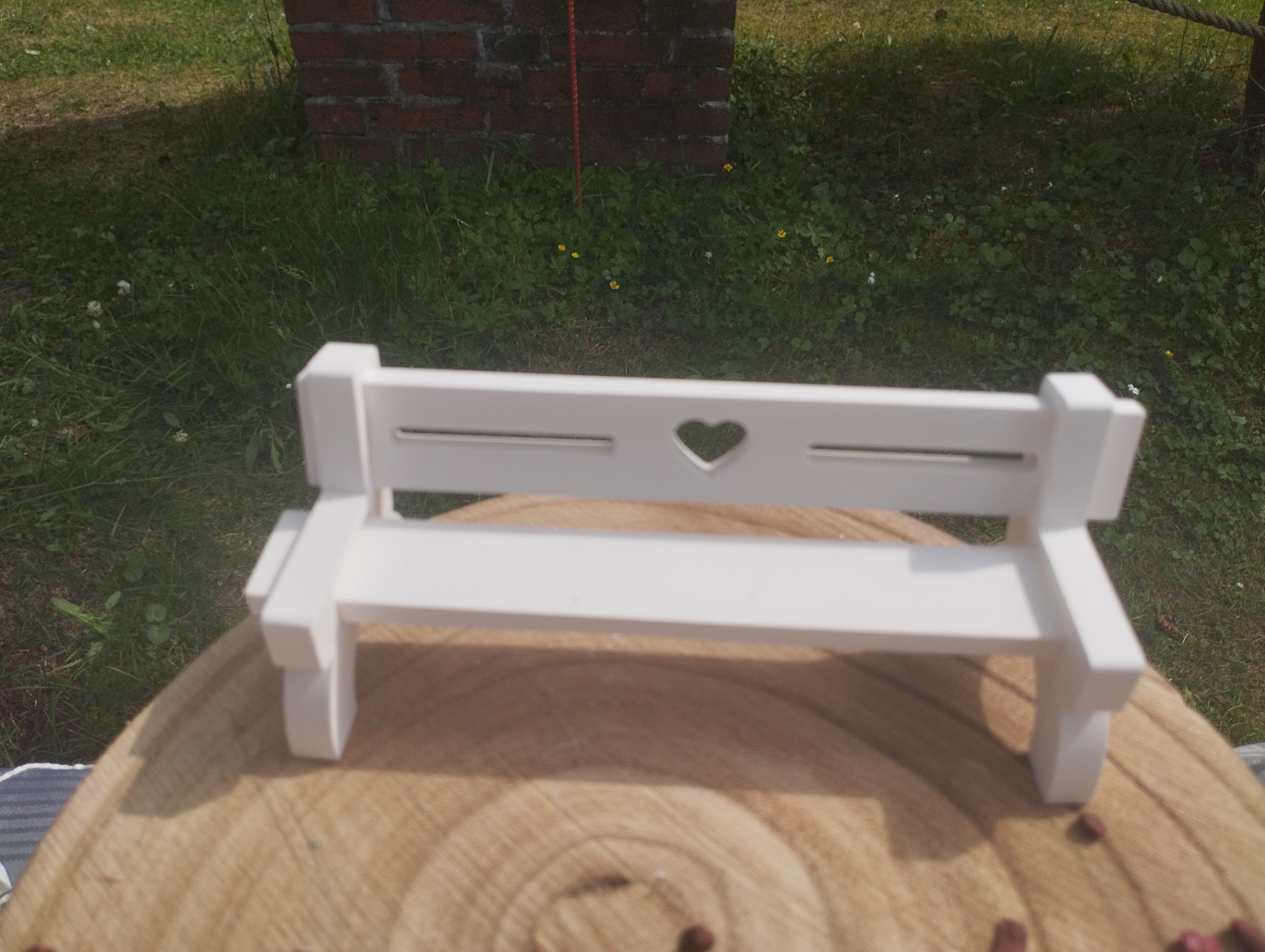 Deko Sitzbank mit Bär und LOVE-Schriftzug