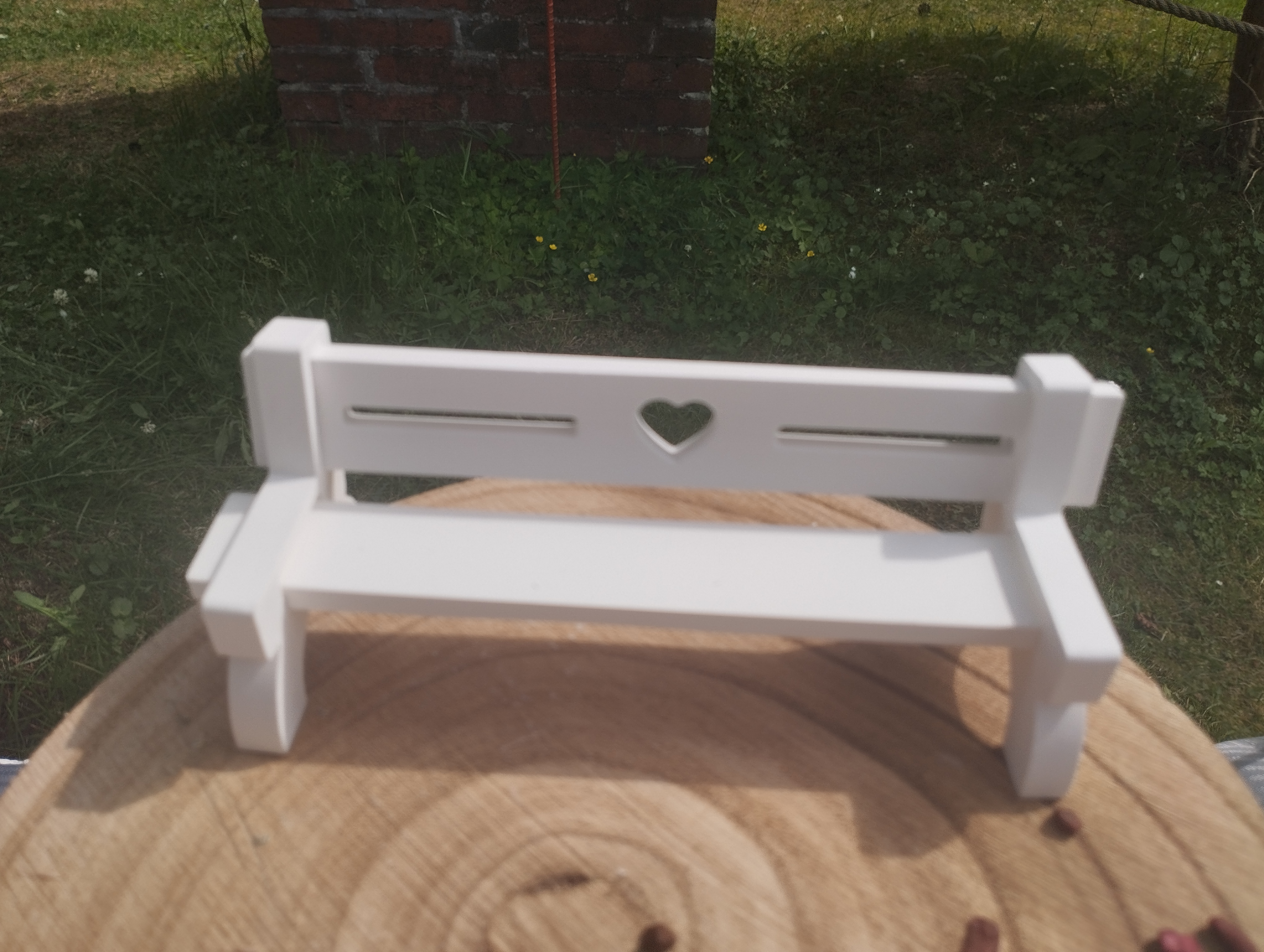 Deko Sitzbank mit Bär und LOVE-Schriftzug