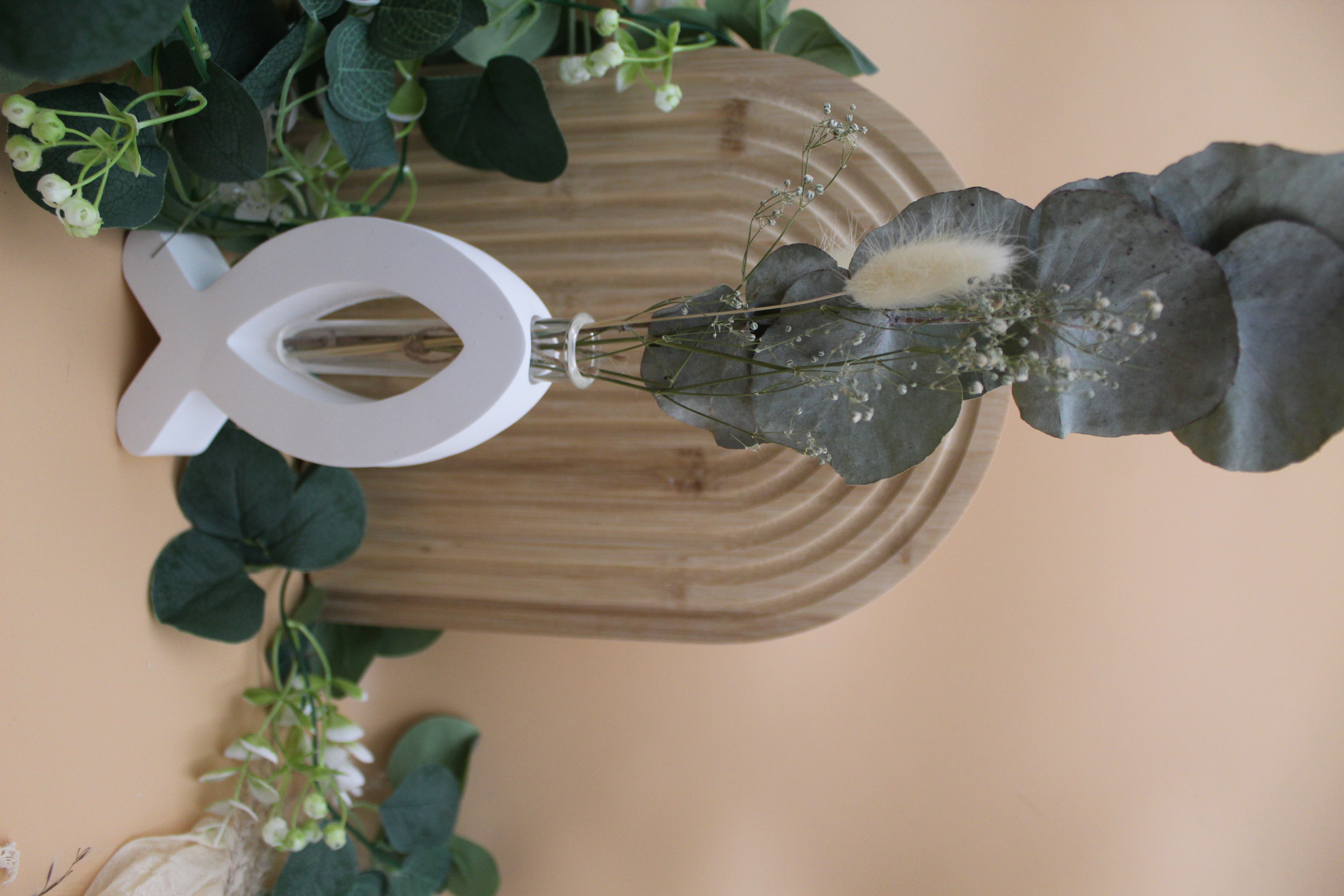 Dekovase mit Fischsymbol