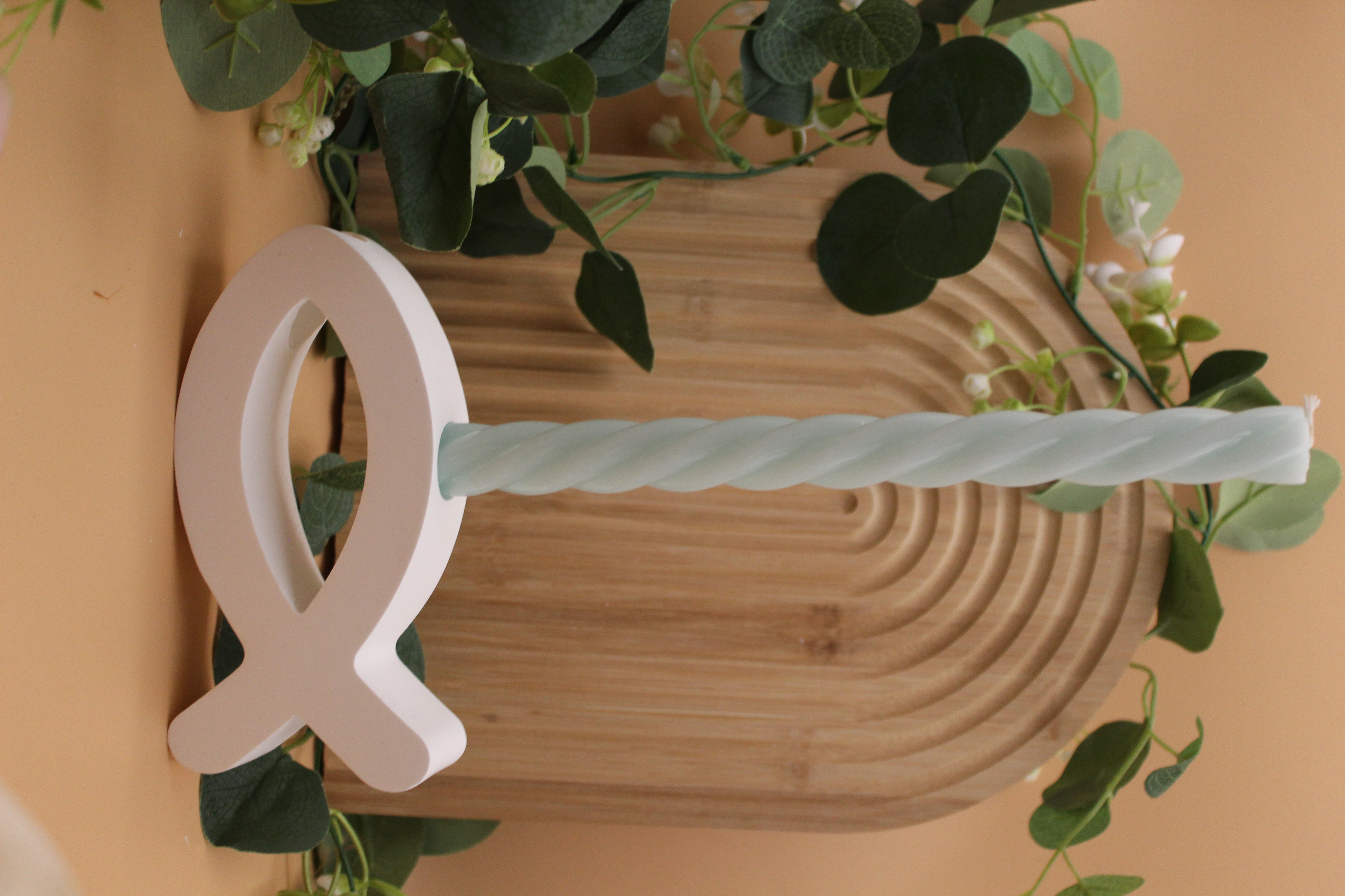 Dekovase mit Fischsymbol