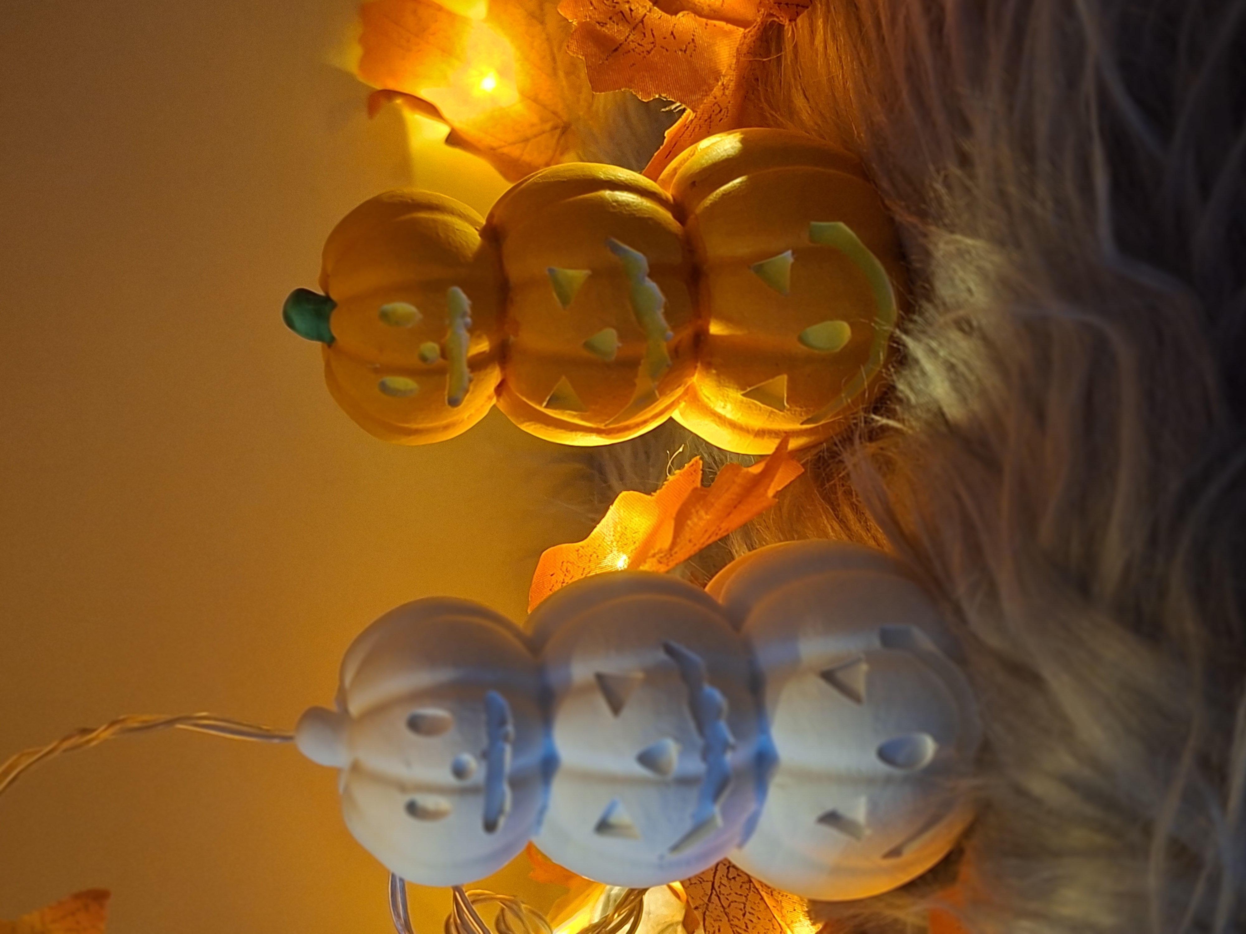 Dekorative Halloween-Kürbisfigur