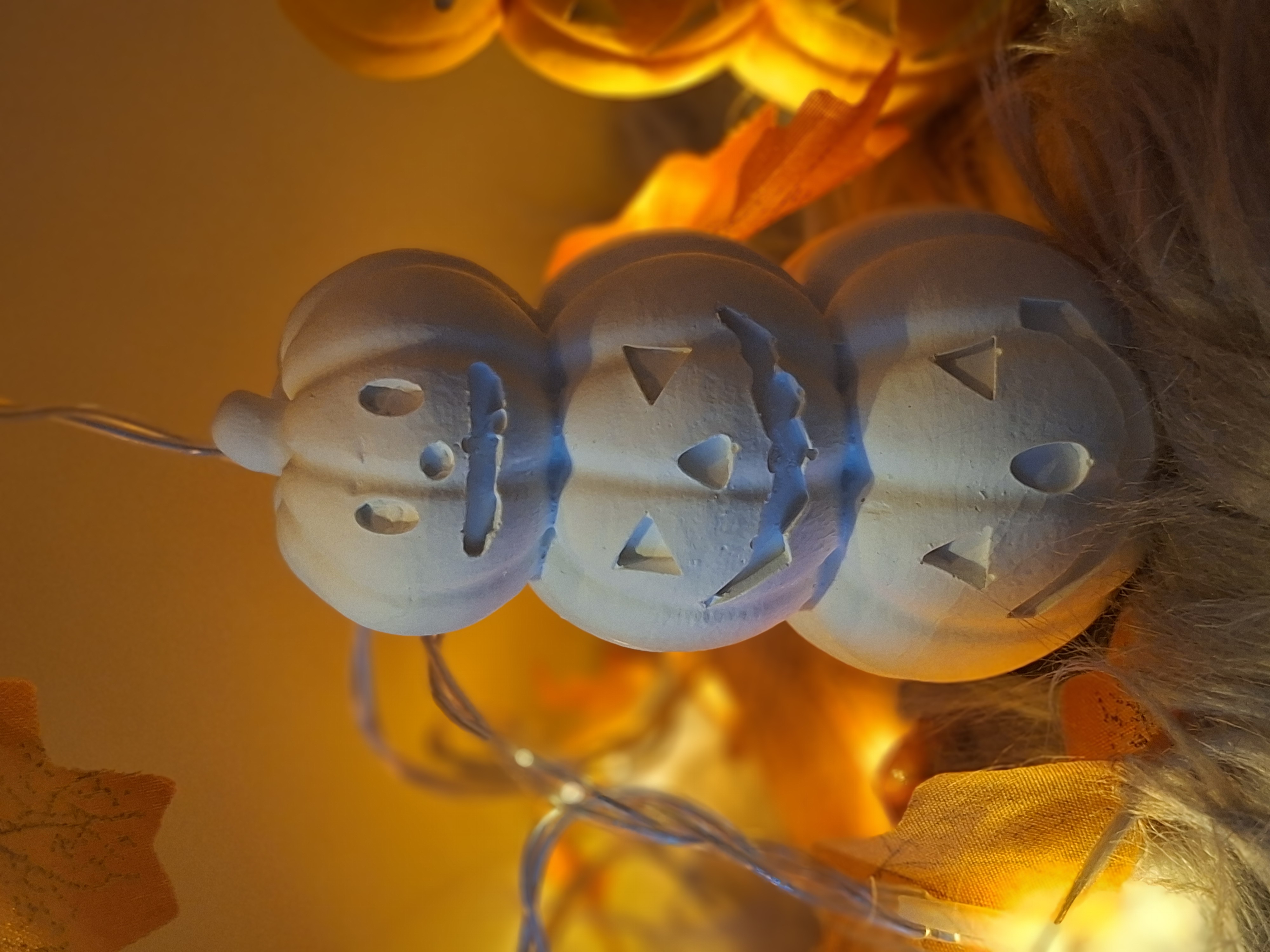 Dekorative Halloween-Kürbisfigur