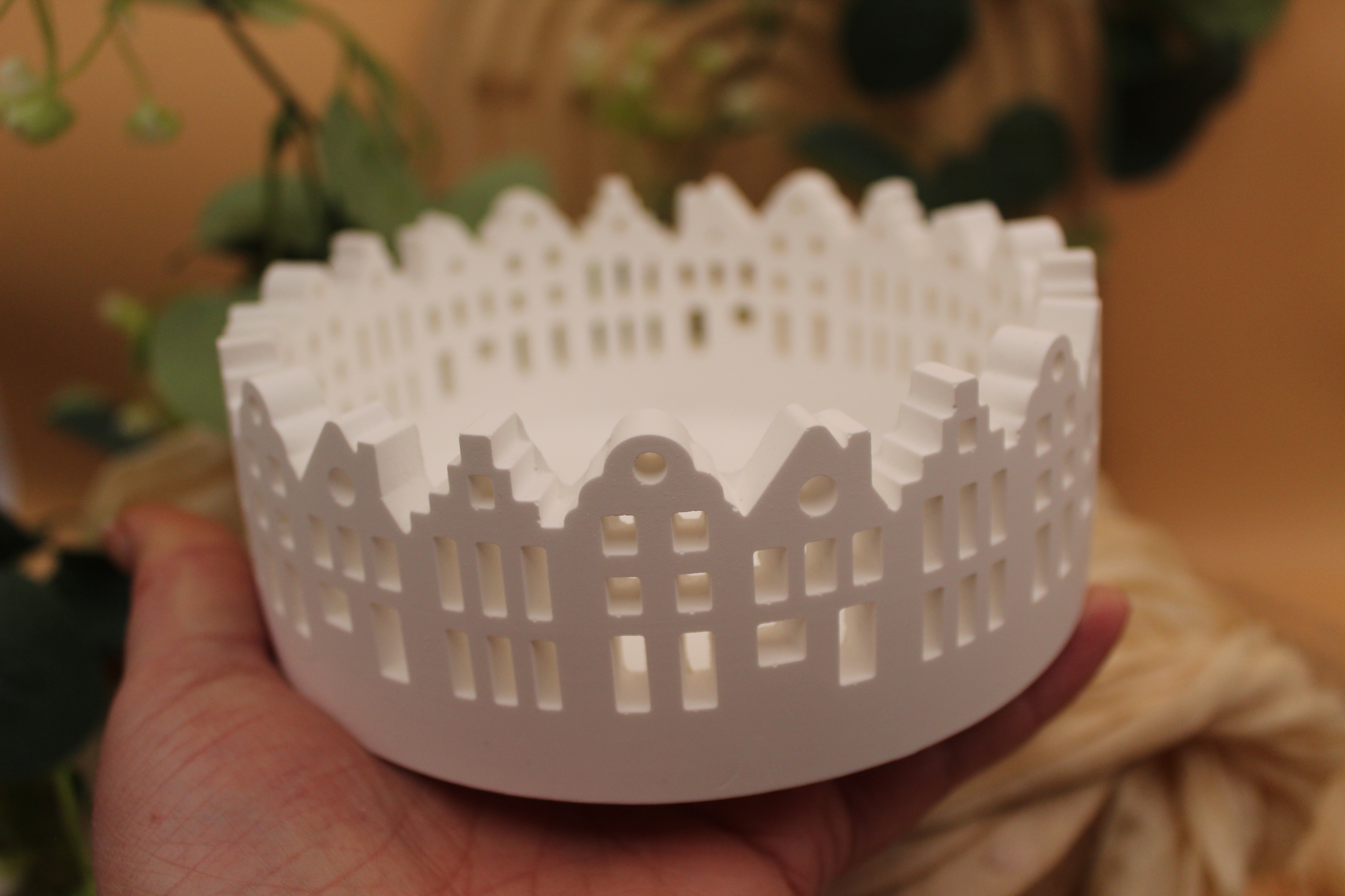 Dekoschale Häuserrand mit Vase