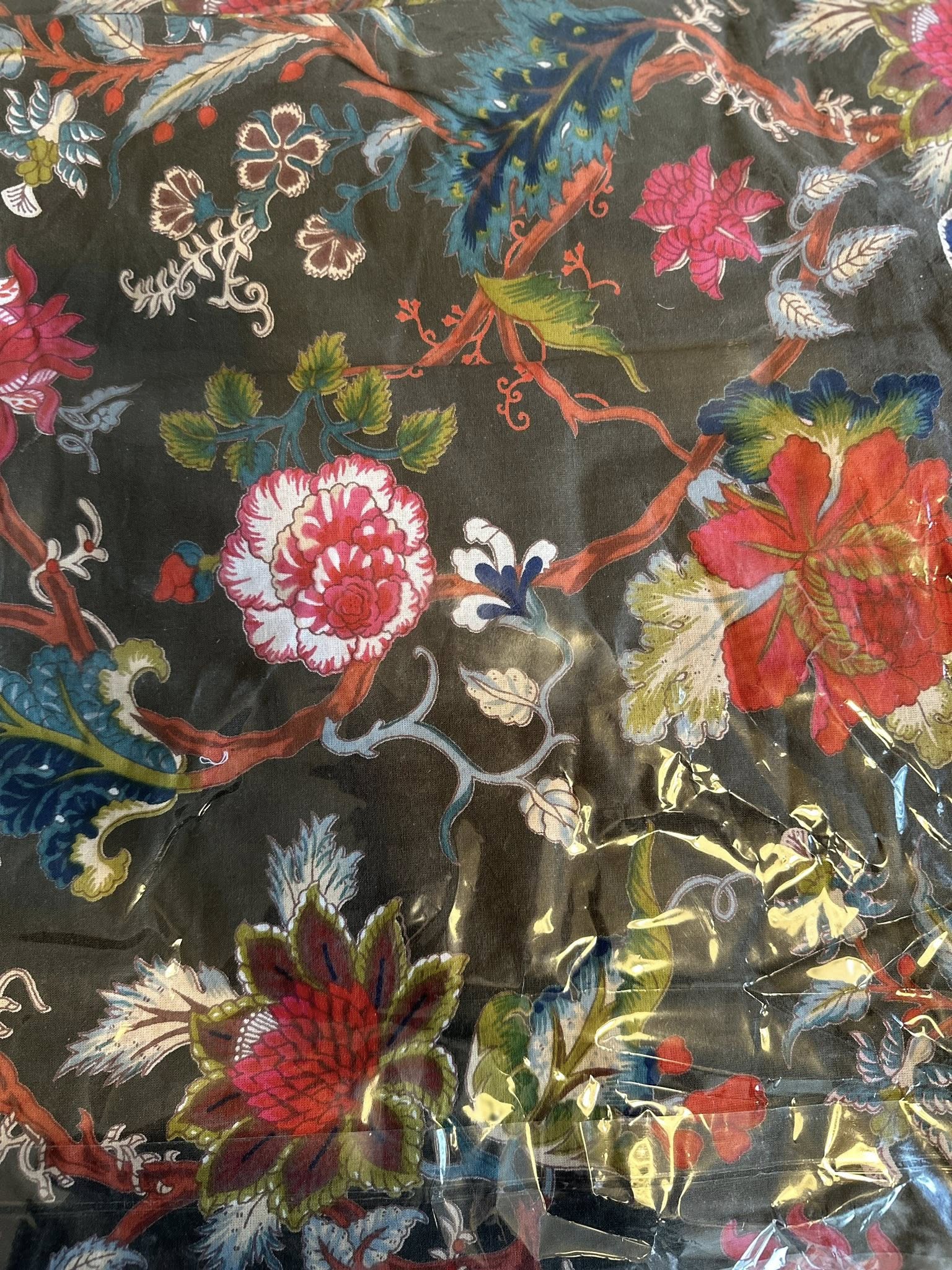 Indian Anokhee Bedsheet + two pillow covers