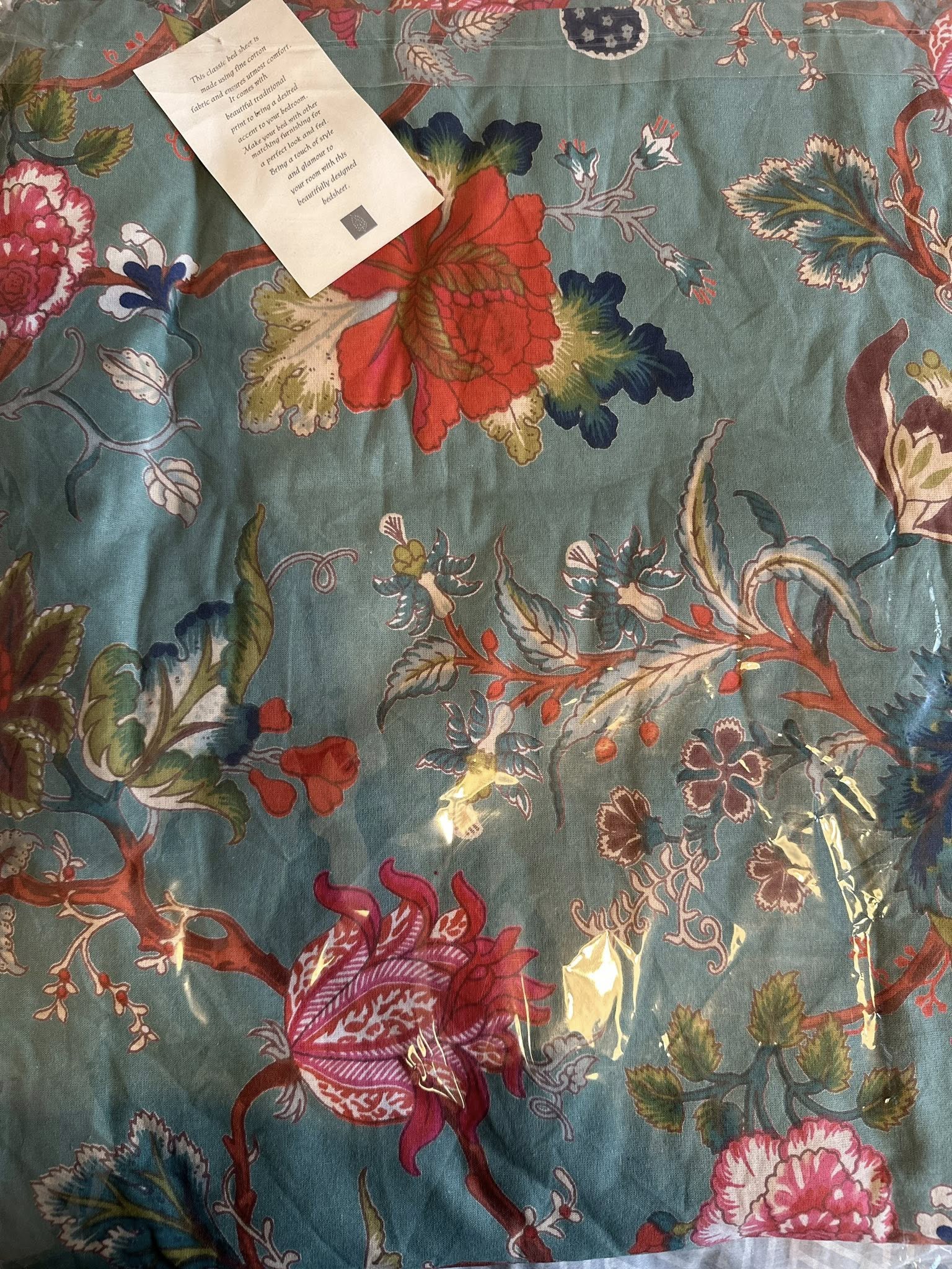 Floral Pattern Anokhee Bedsheet + two pillow covers