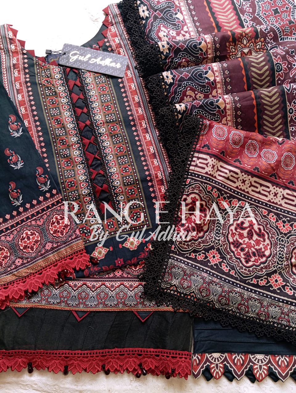 Rang-e-Haya Premium Lawn 2025
