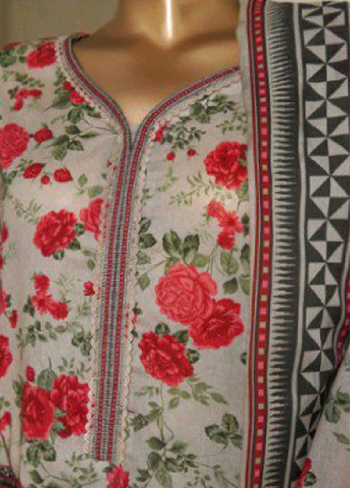 Binsaeed Printed Lawn Stitched 3Pcs 2025