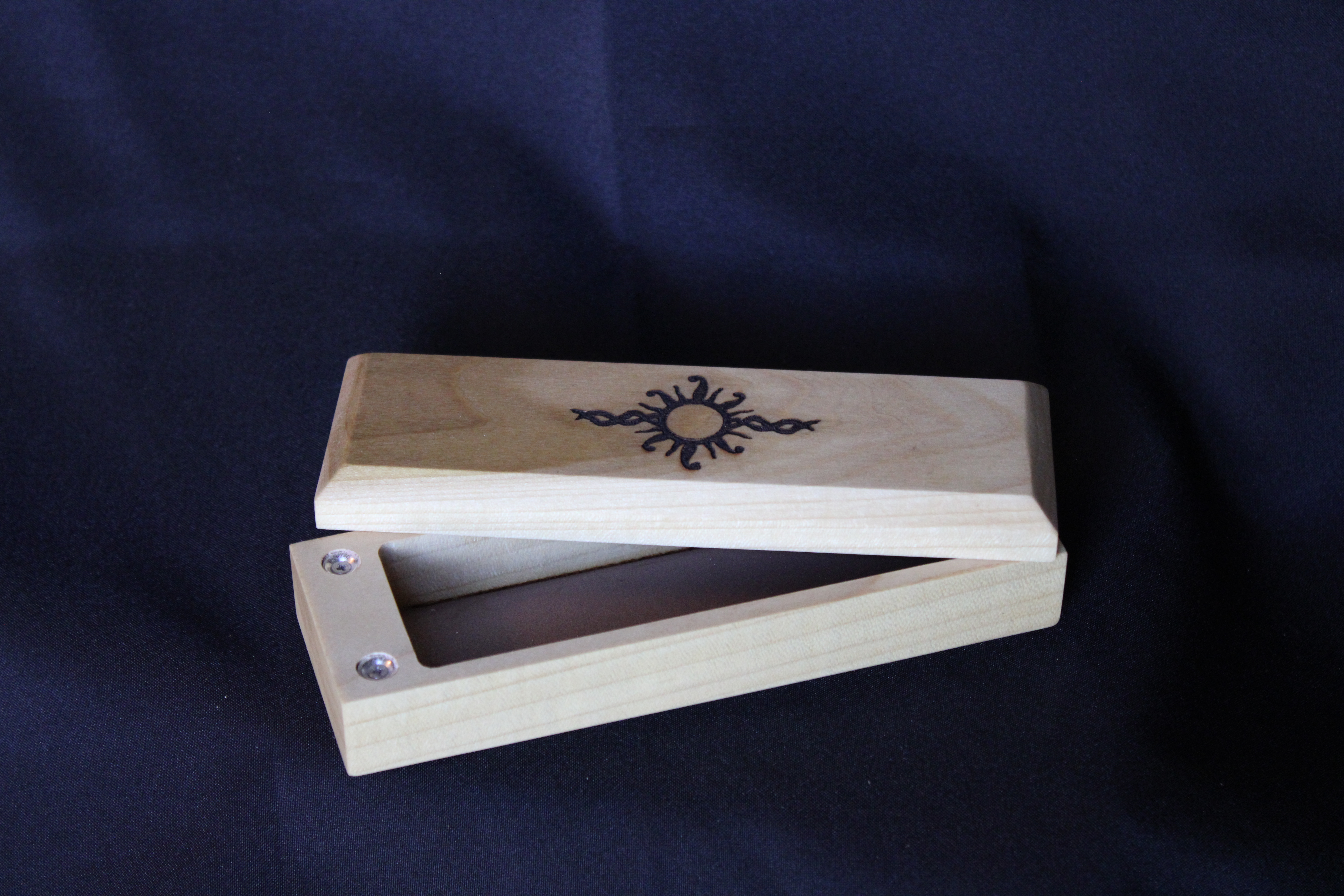 Poplar Dice Box with Graphic