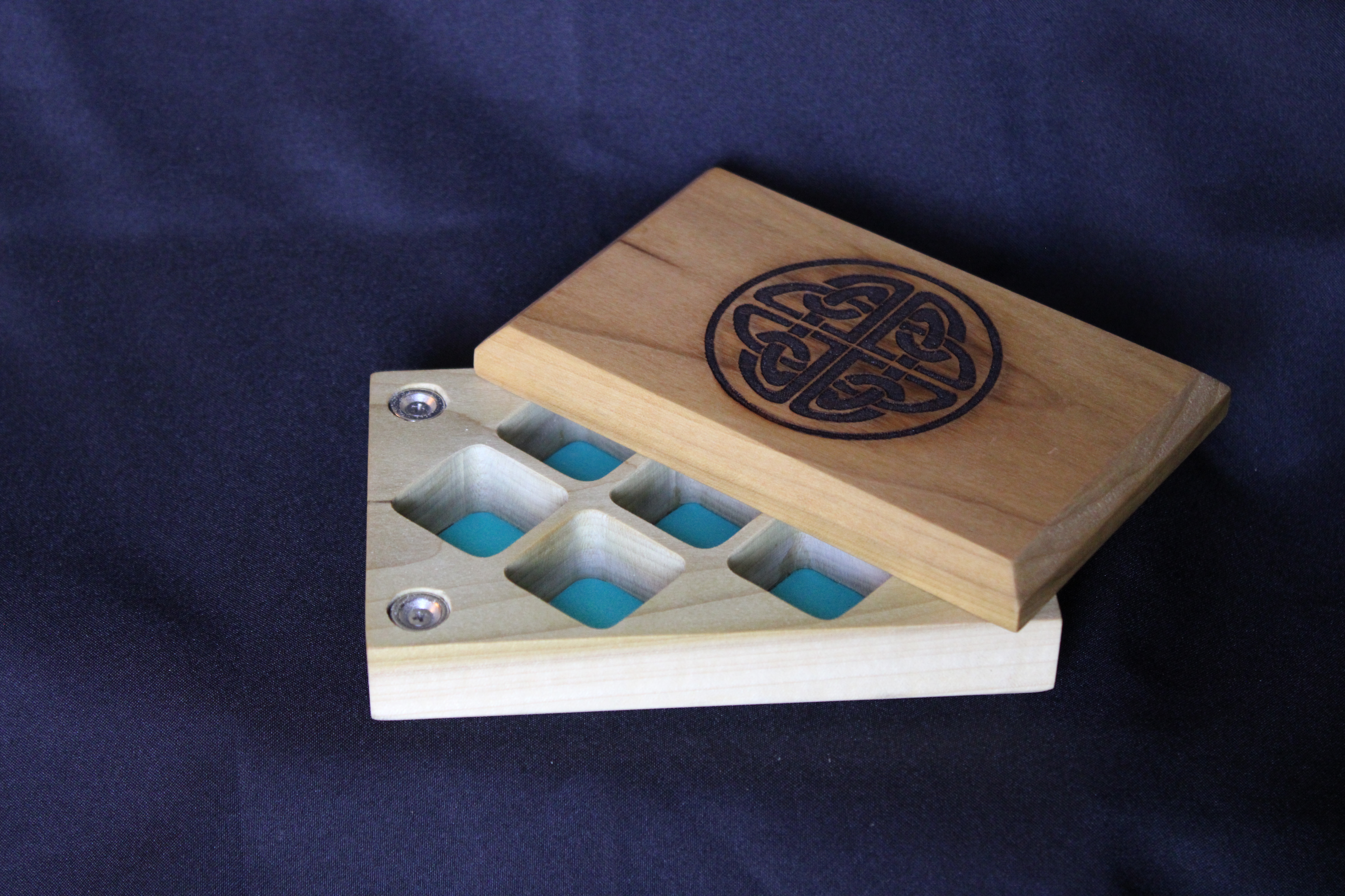 Poplar Dice Box with Graphic