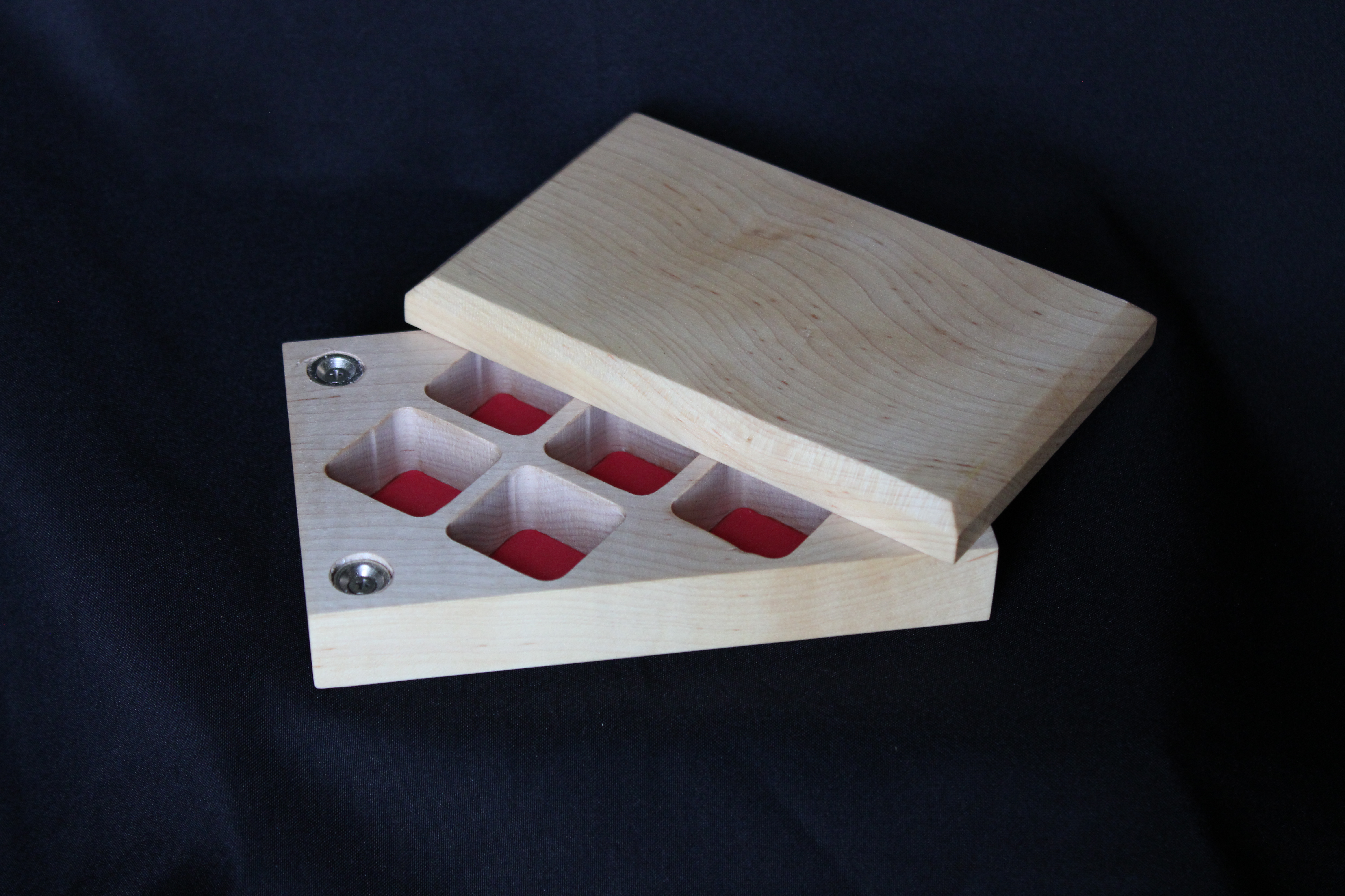 Maple Dice Box