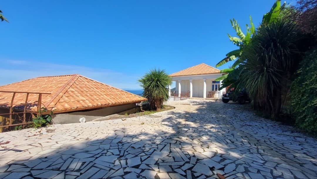 Residence in Makhinjauri