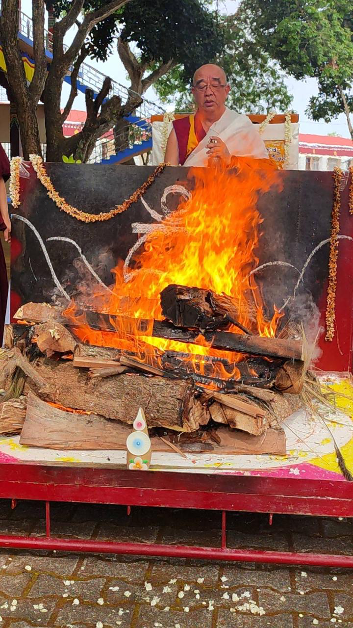 Fire Puja Jangwa | Puja Api Jangwa | 火祭
