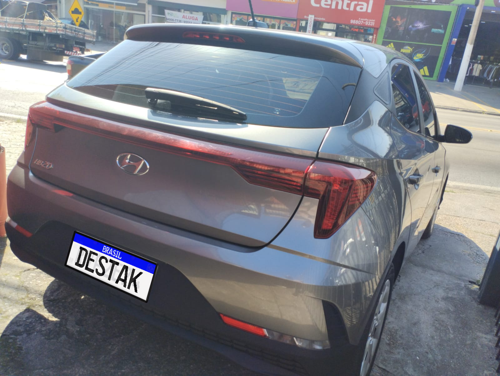 Hyundai HB20 - 2023 - Km Baixo - Completo