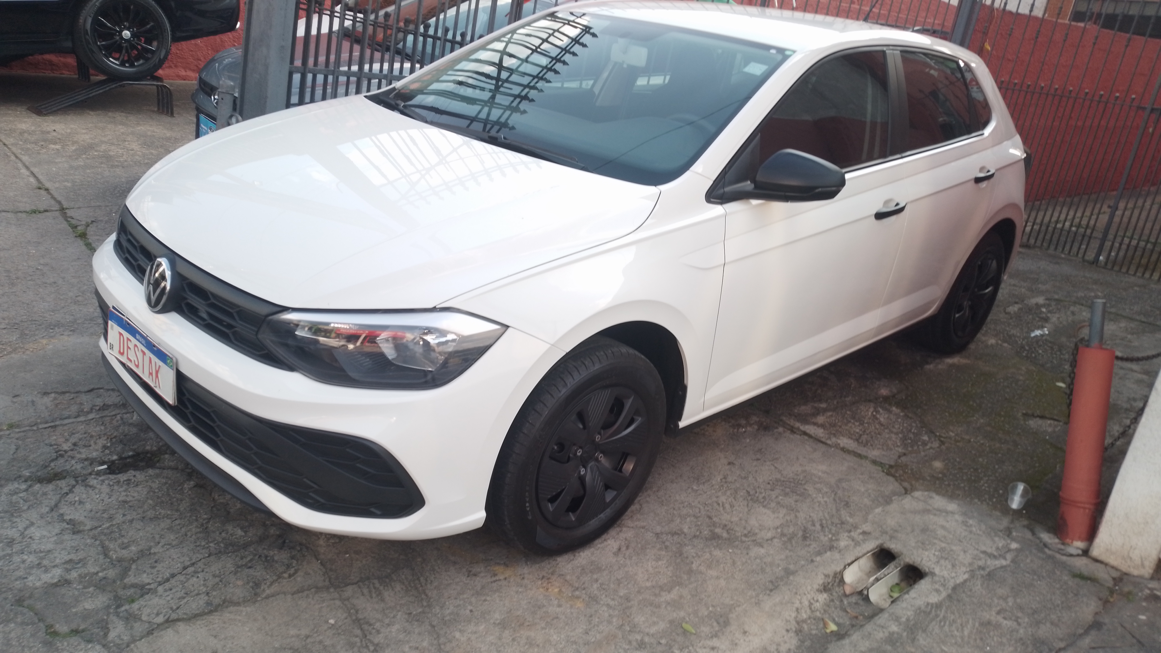 Volkswagen Polo 2024 Km Baixo