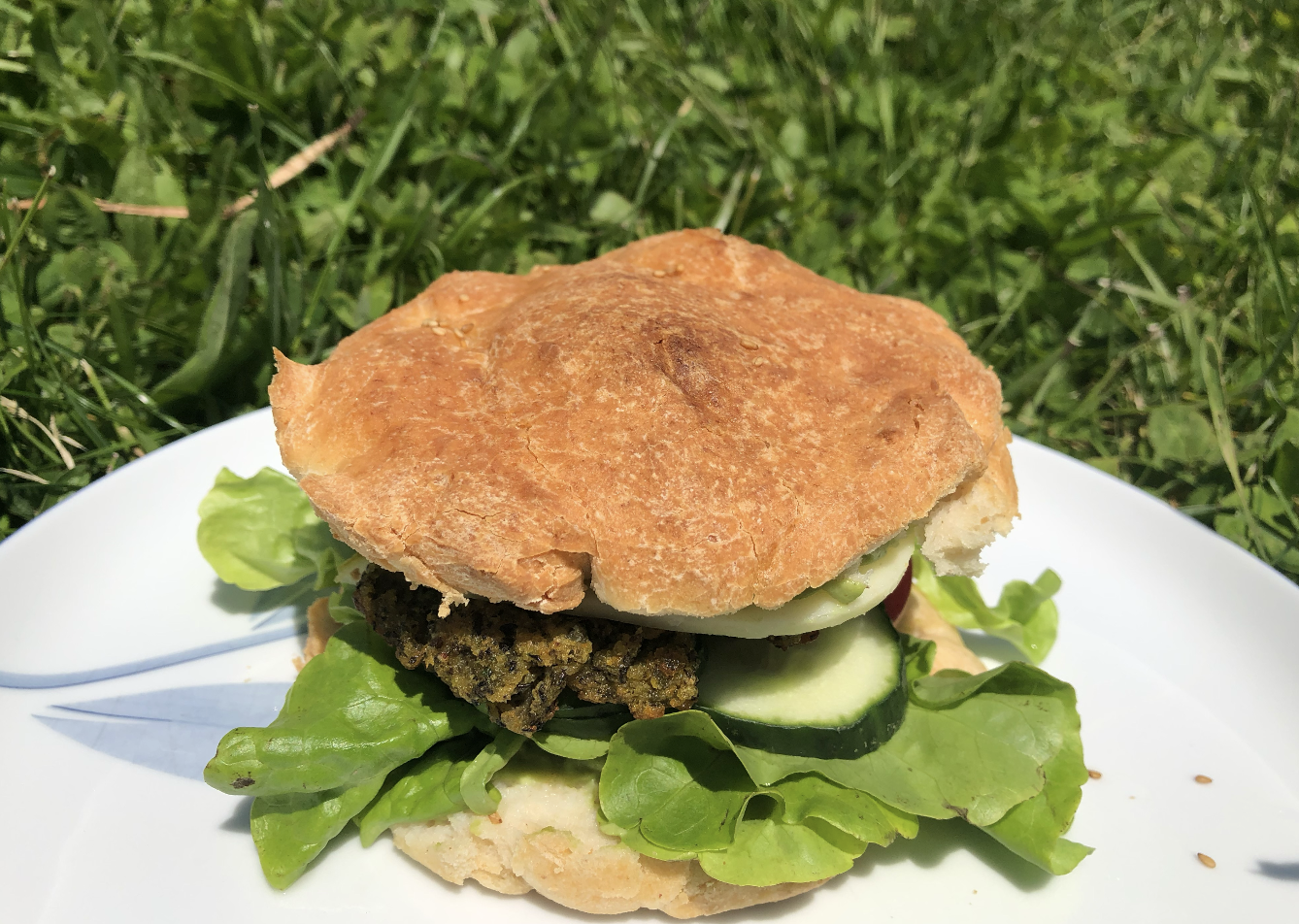 Hamburgerbrötchen mit Dip