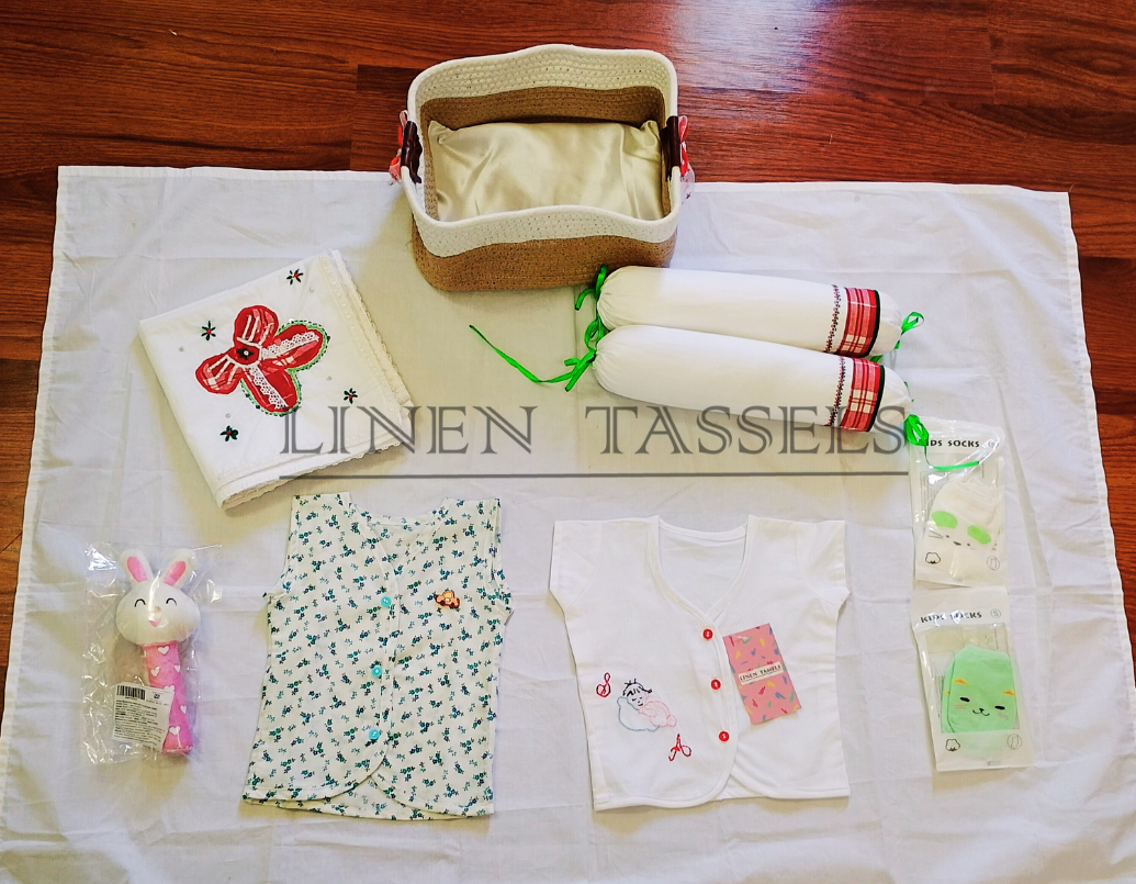 Newborn Baby Gift Basket (Code:KB00188)