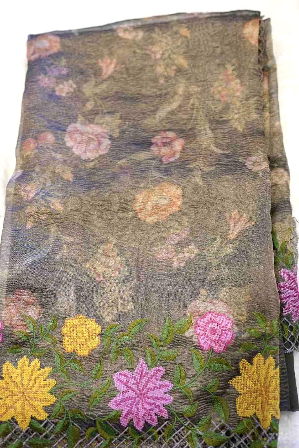 Grey Crushed Tissue Saree with Cutwork Border & Crochet Floral Detailing