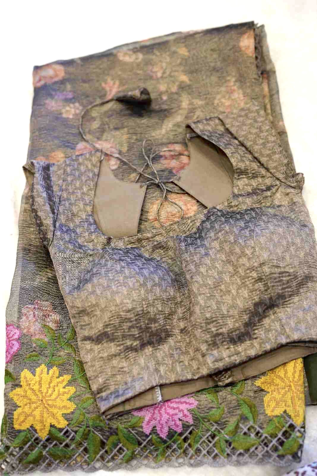 Grey Crushed Tissue Saree with Cutwork Border & Crochet Floral Detailing