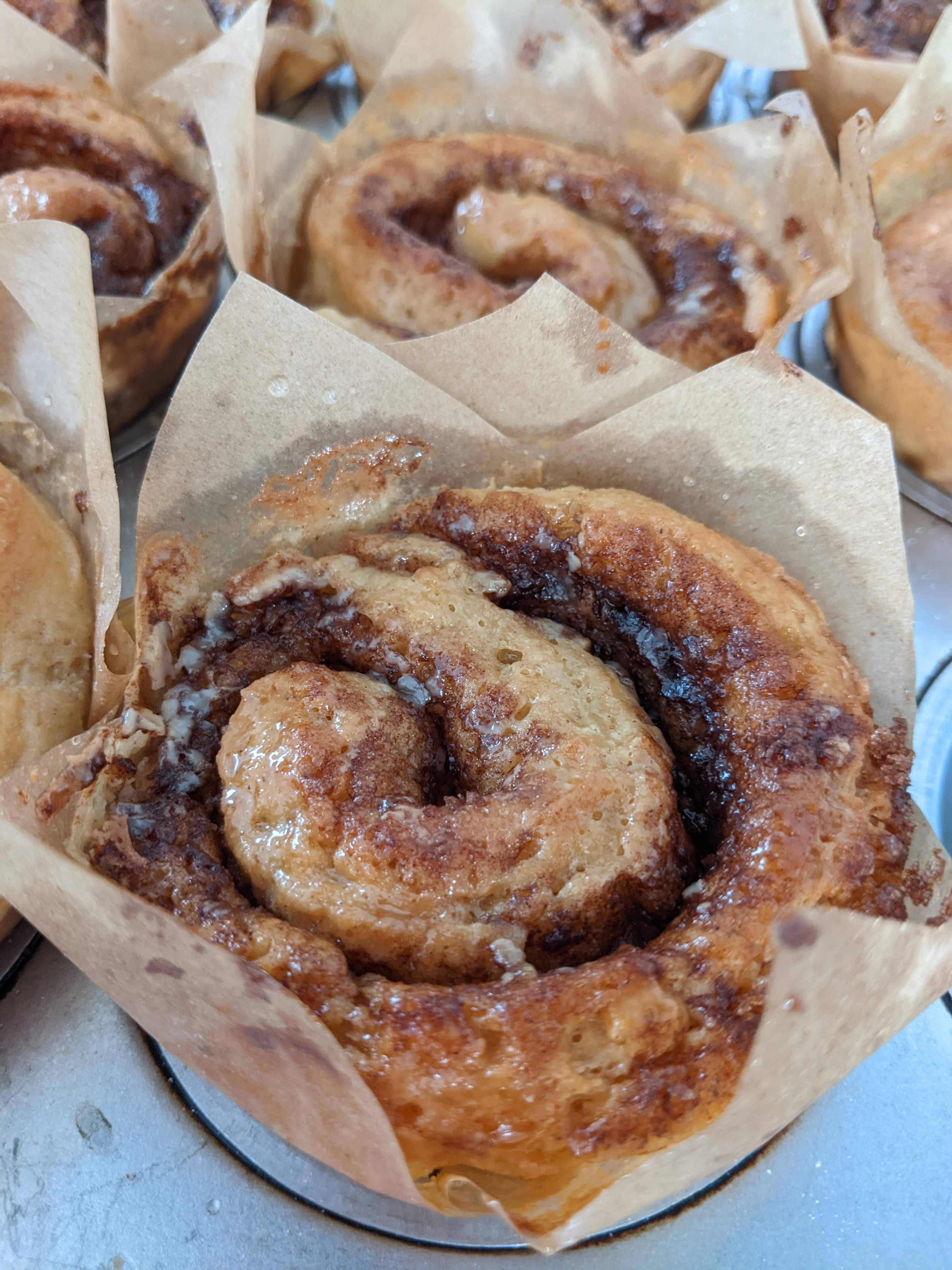 Cinnamon buns - pack of four (ready-freeze/frozen)