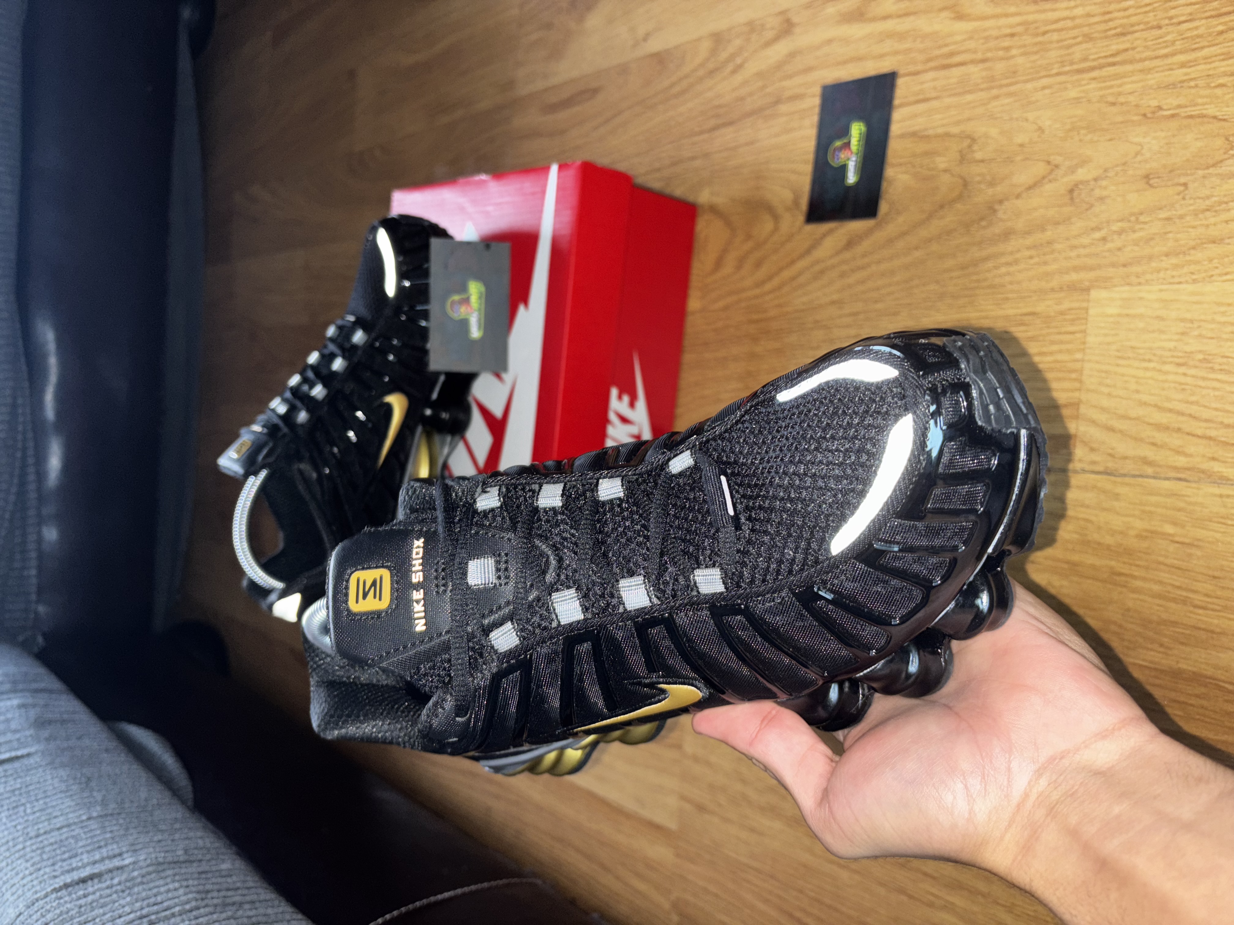 TL 12 Molas – Preto com Dourado