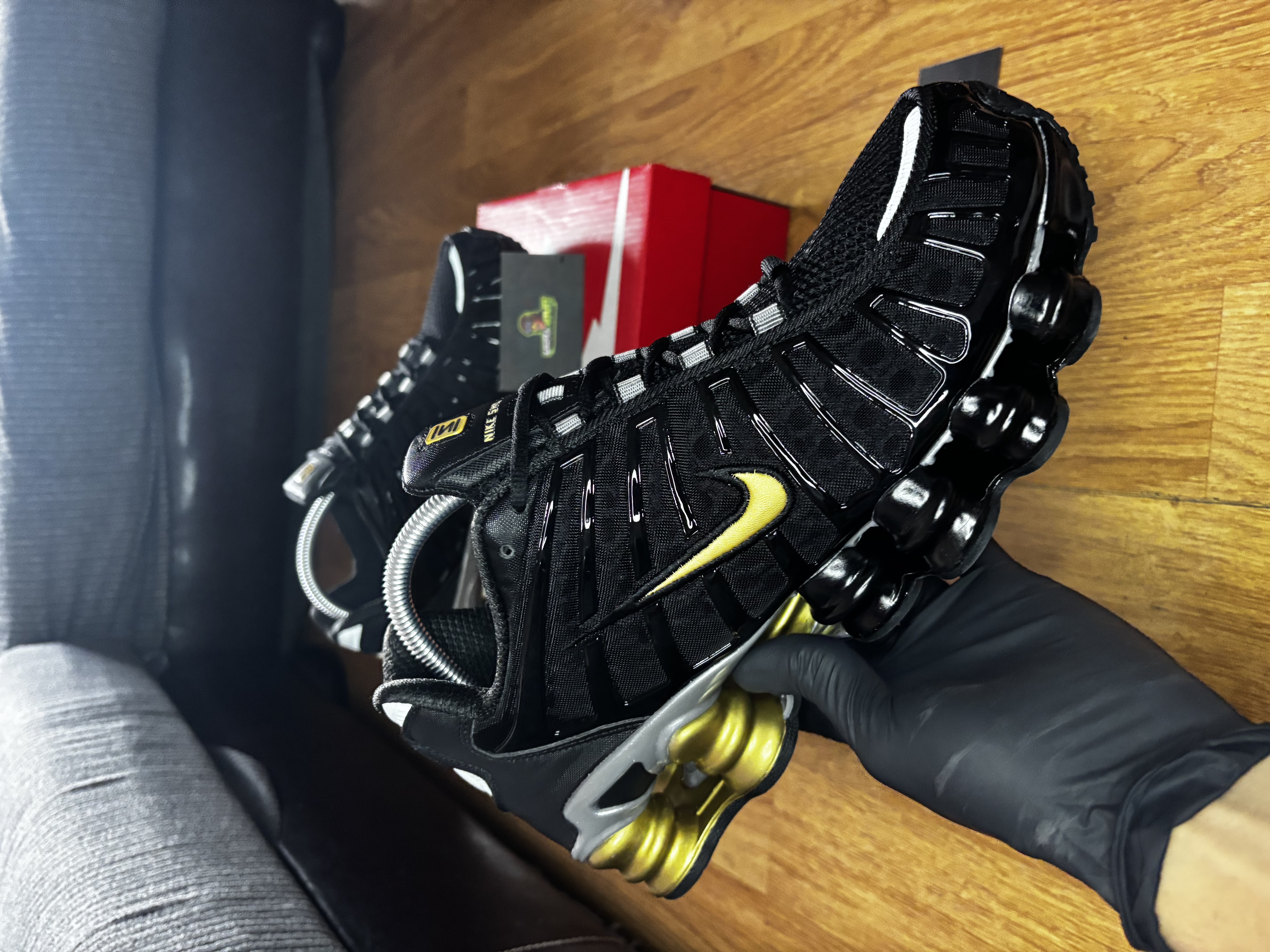 TL 12 Molas – Preto com Dourado