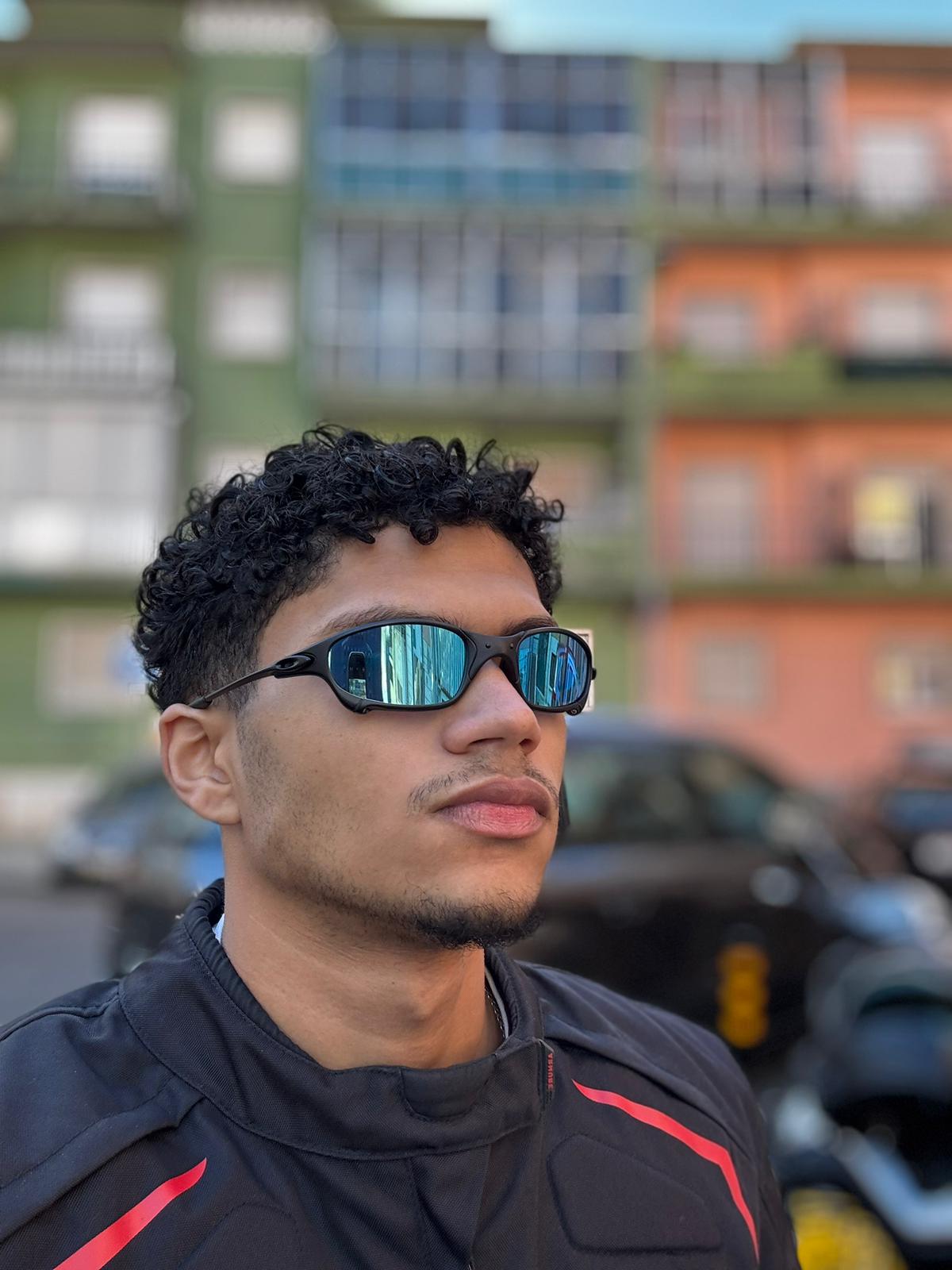 Juliet azul em armação Black