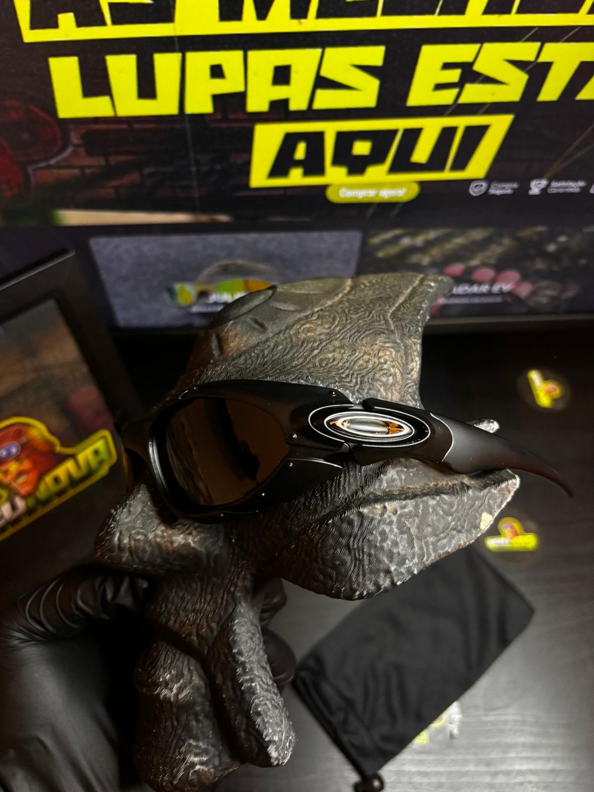 Oakley Place all Black 