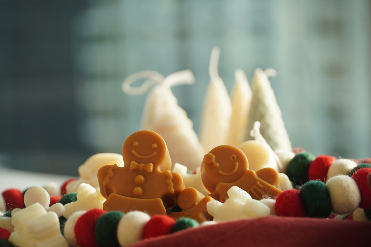Gingerbread Man Holiday Candle