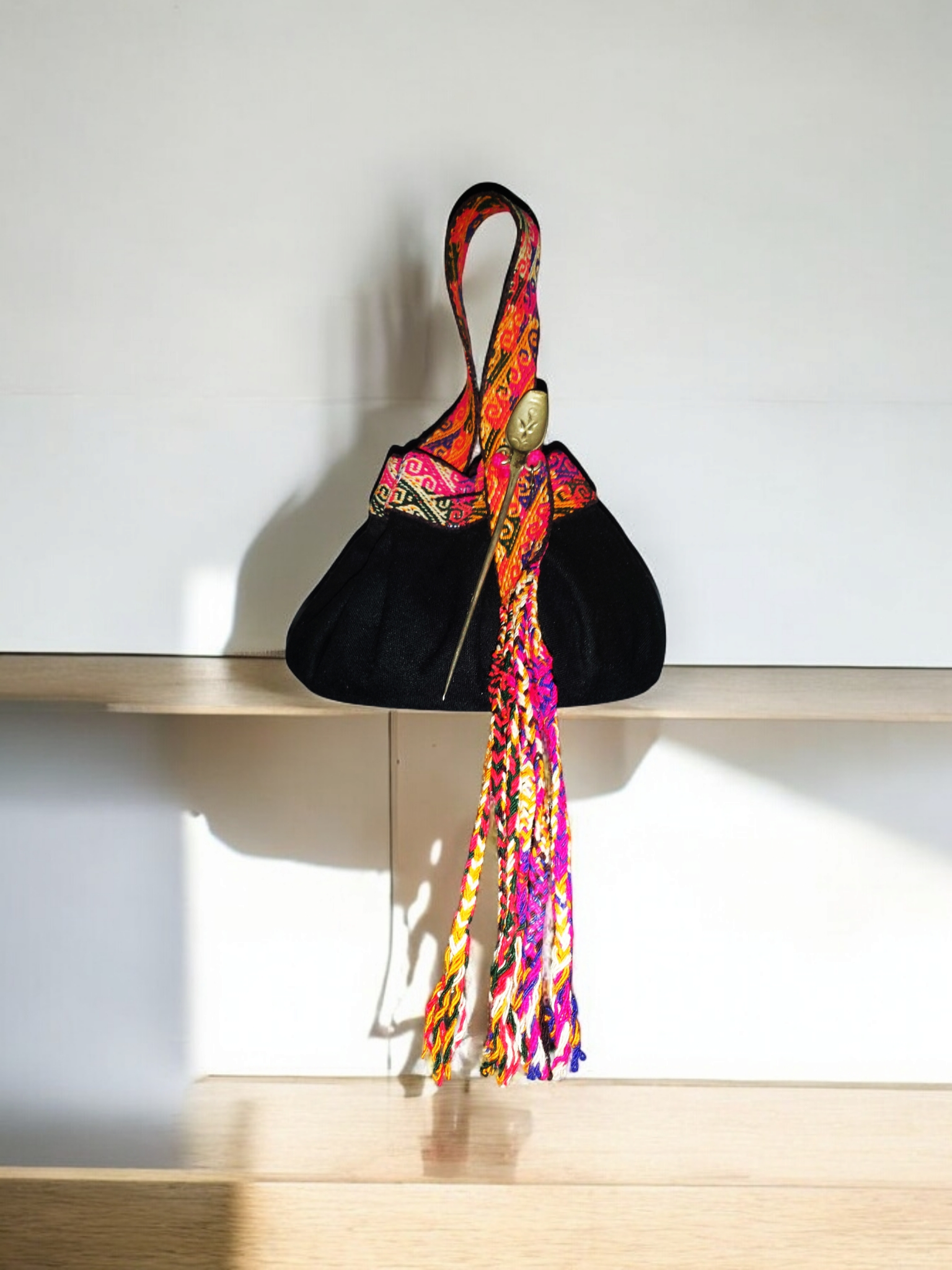 Bolso artesanal de tela y aguayo