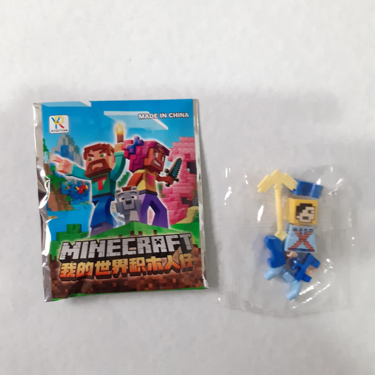 Figura de Minecraft tipo lego