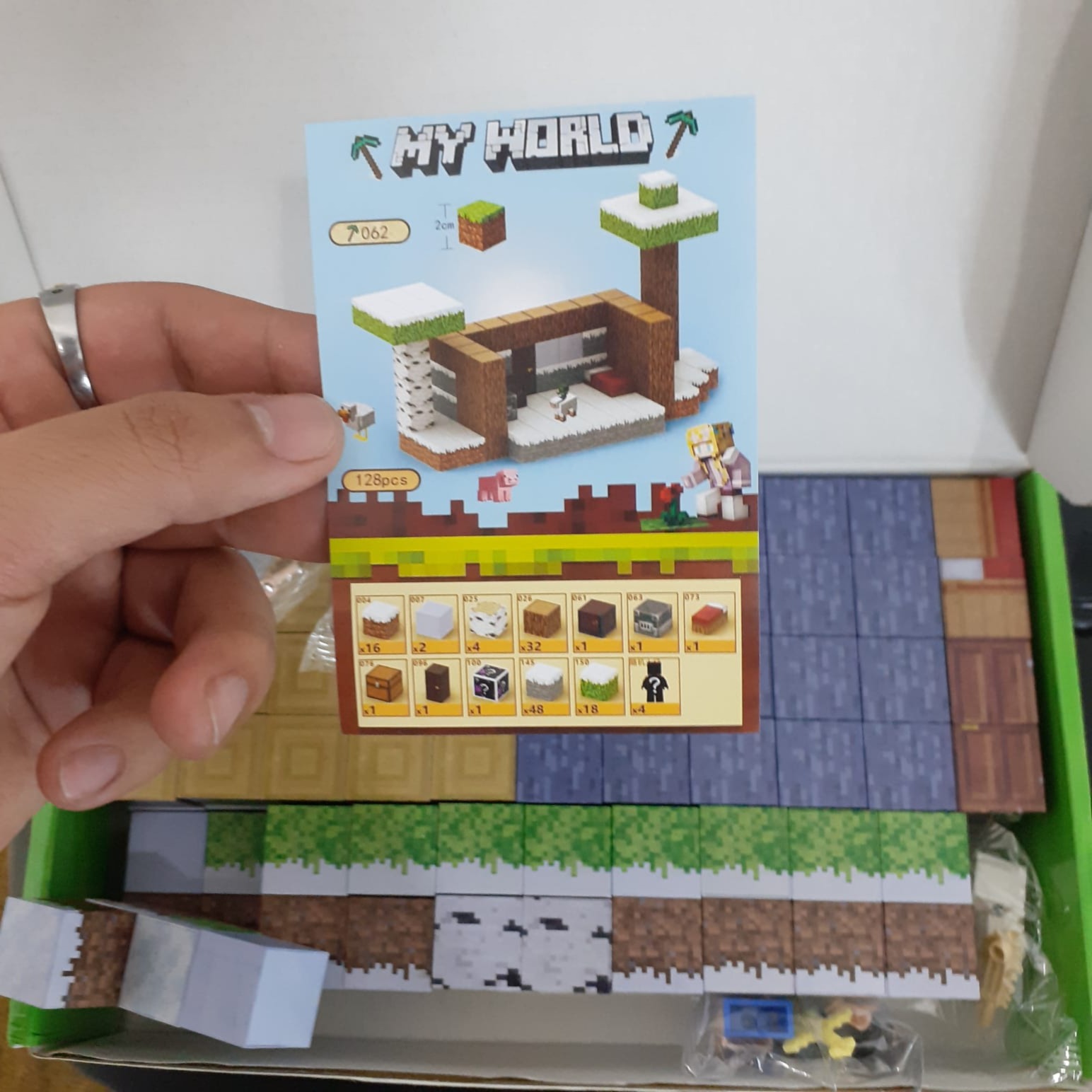 Armable magnético My World 128 piezas + 4 personajes tipo lego ( Nieve)