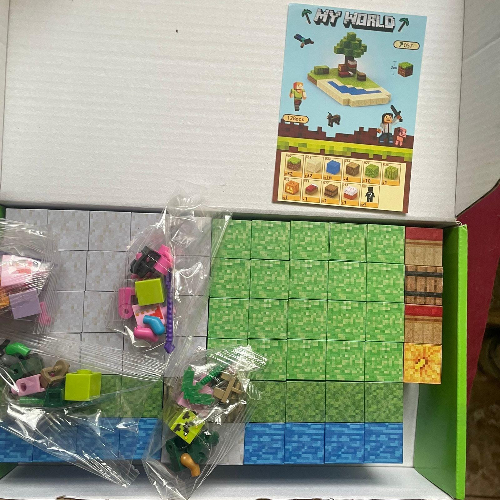 Armable magnético My World 128 piezas + 4 personajes tipo lego (Arena)