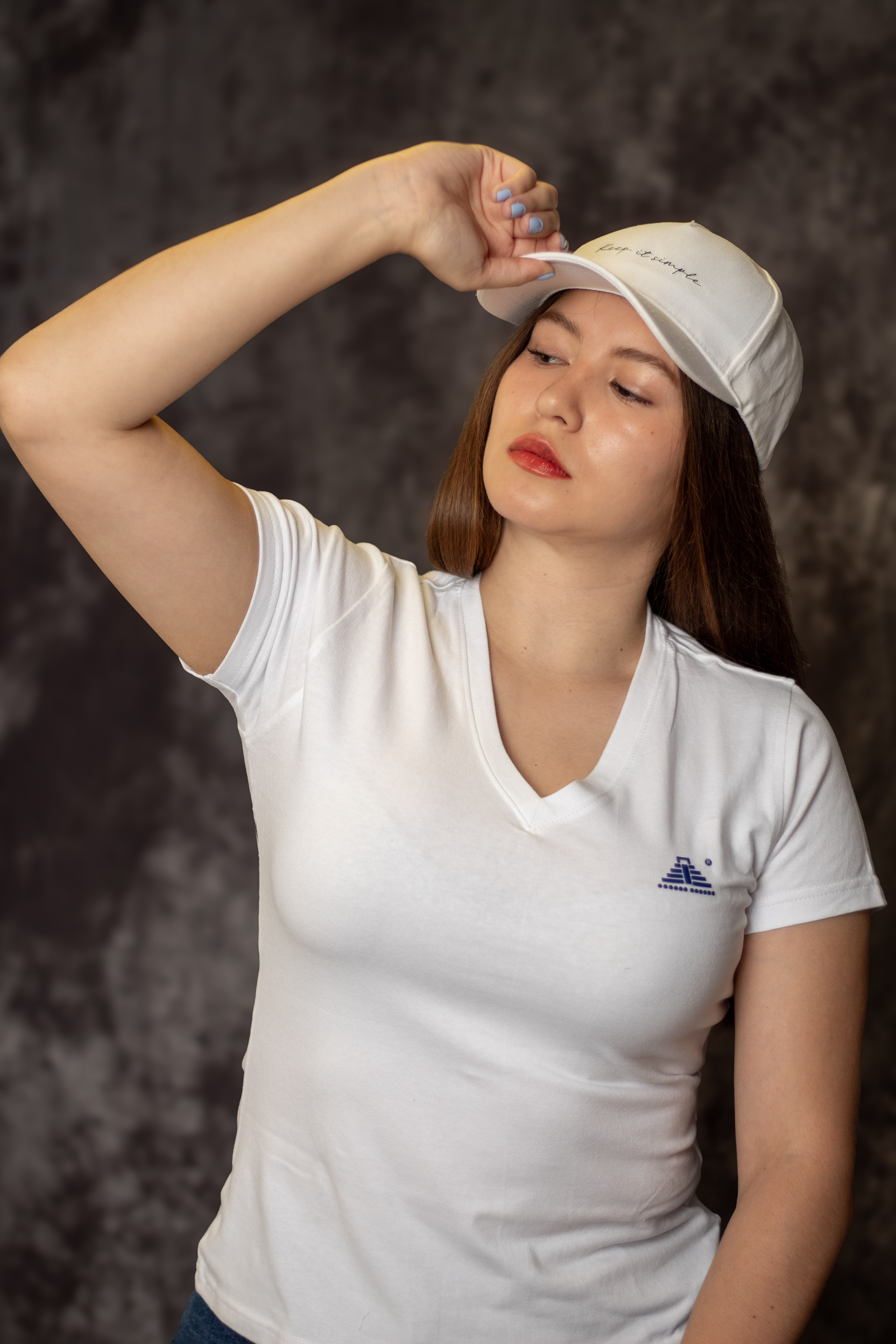 Playera blanca cuello V para dama