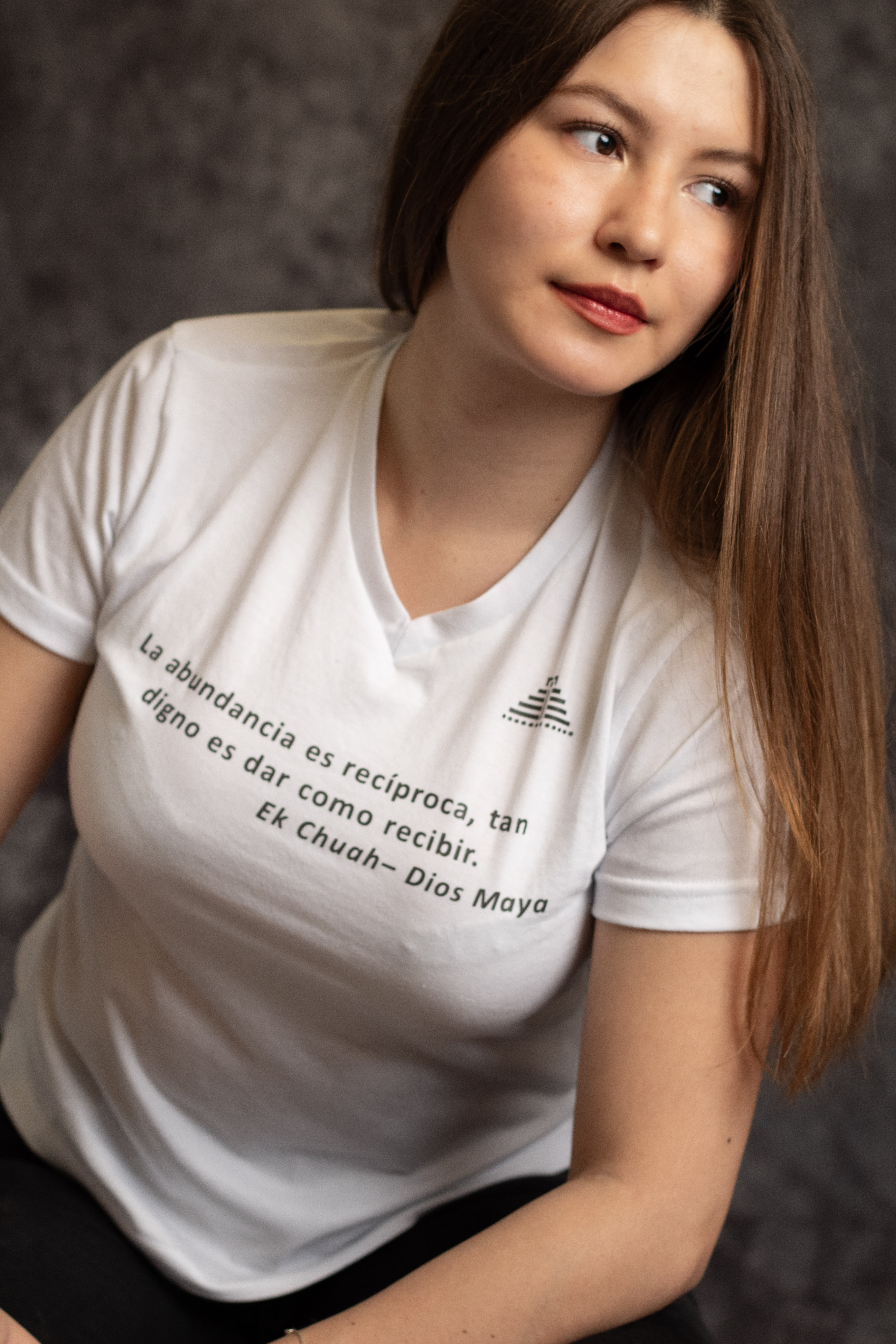 Playera para dama cuello V Dios Ek Chuah, 