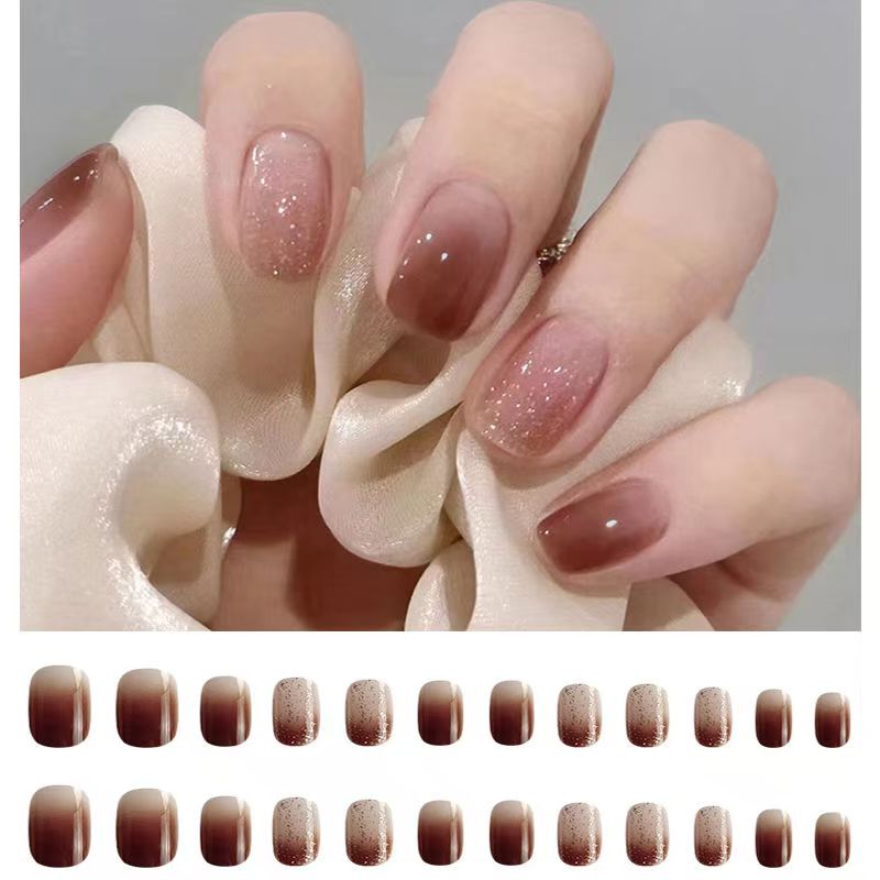Short wear nails simple color jump ice red brown nail art gradient white temperament nail piece