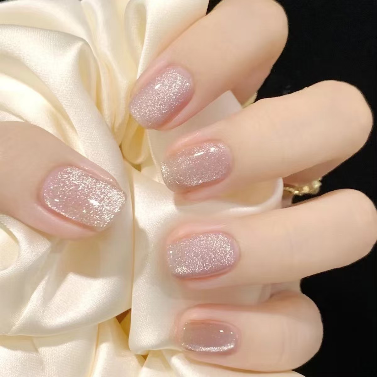 New crystal cat's eye nail art, Internet celebrity silver cat's eye, finished nail art, phototherapy, French cat's eye