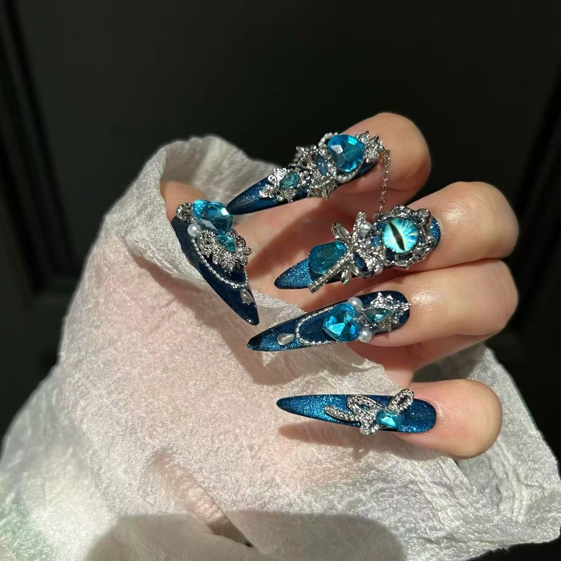 Original handmade cat's eye high-grade blue light luxury heavy industry new patch nail art removable