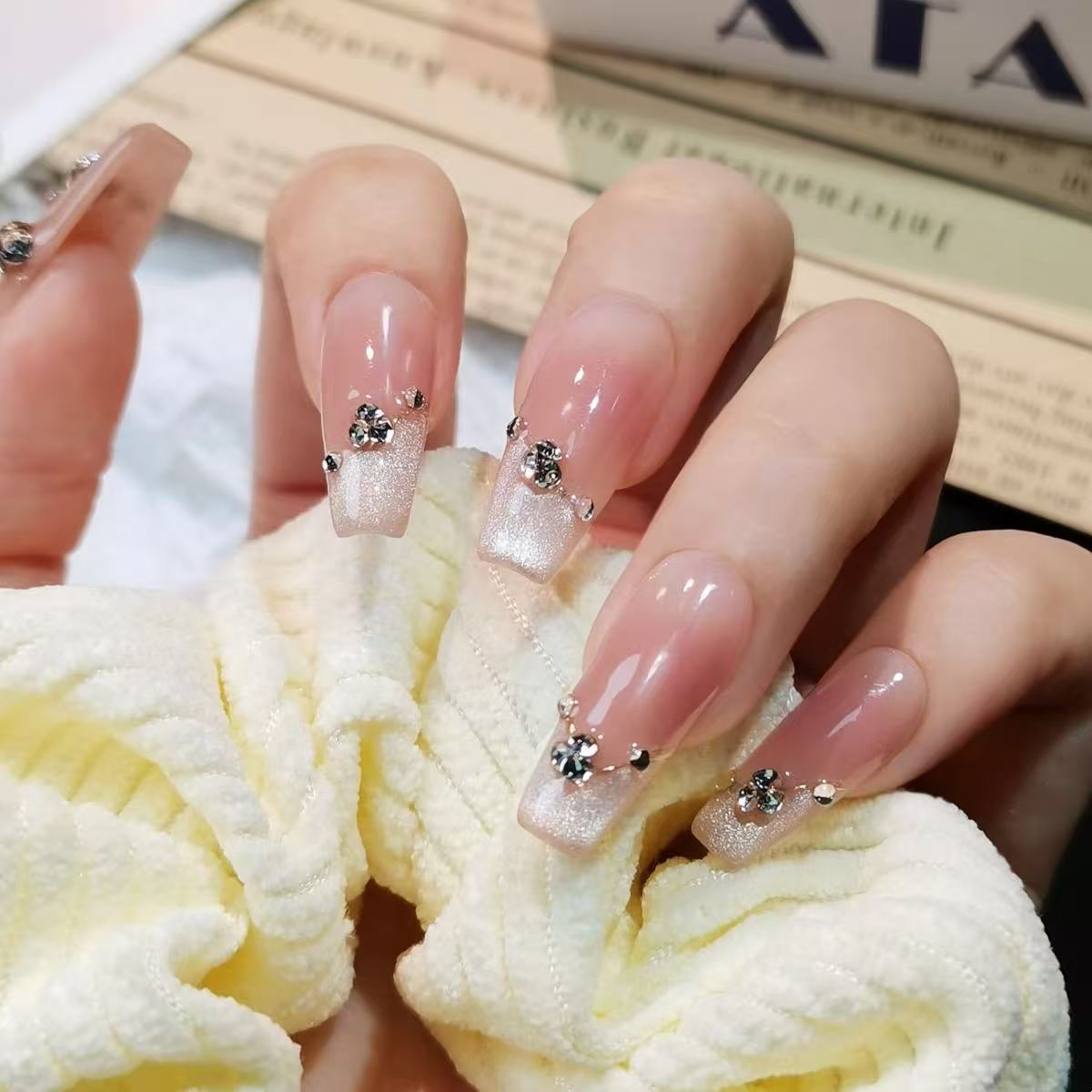 Wearing nail pure handmade cat's eye long style high-end light luxury wedding photo handmade high-quality exquisite nail art stickers