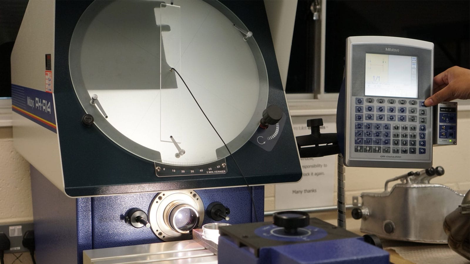Dịch Vụ Sửa Chữa Profile Projector Mitutoyo 