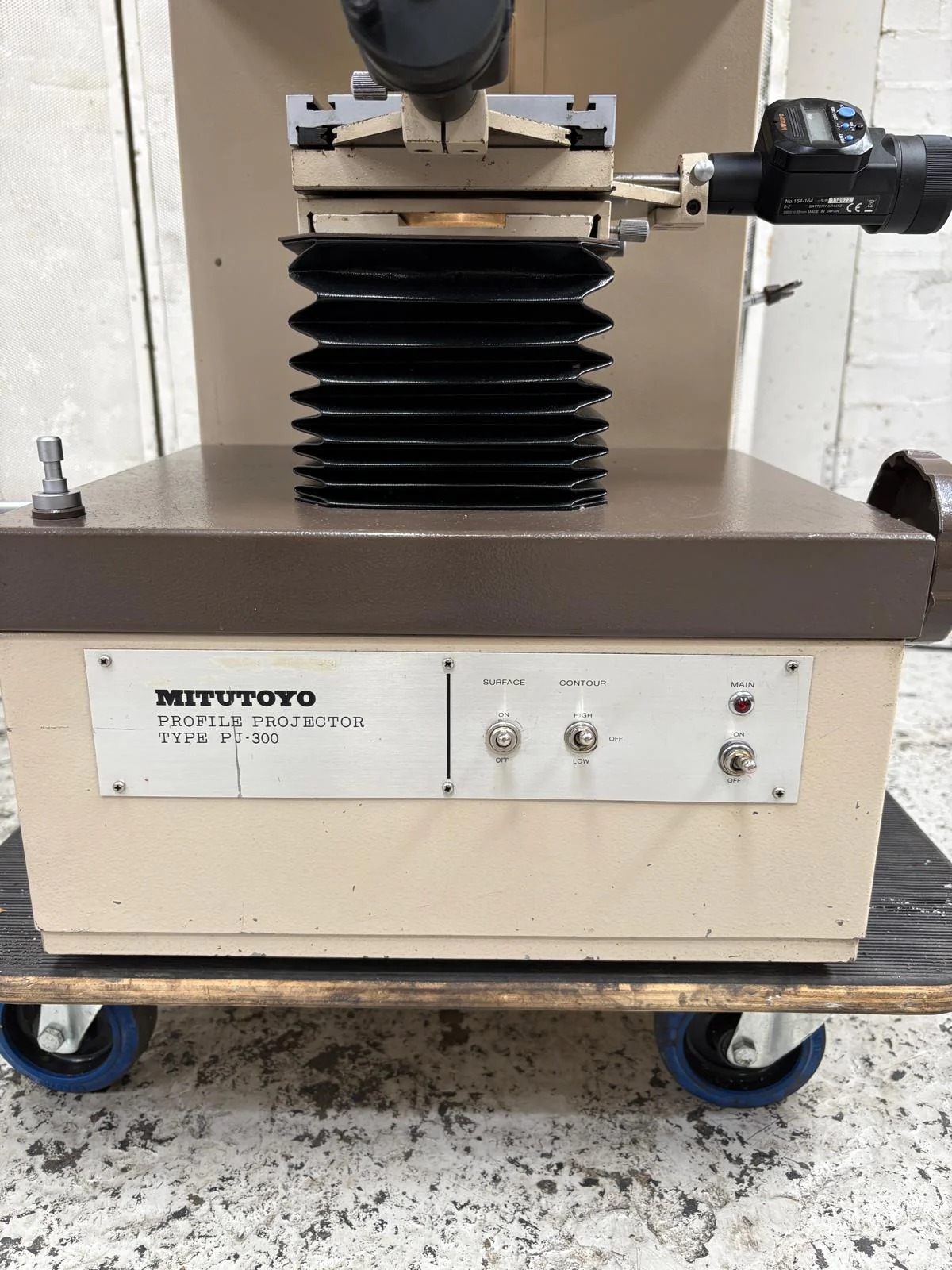 Dịch Vụ Sửa Chữa Profile Projector Mitutoyo 