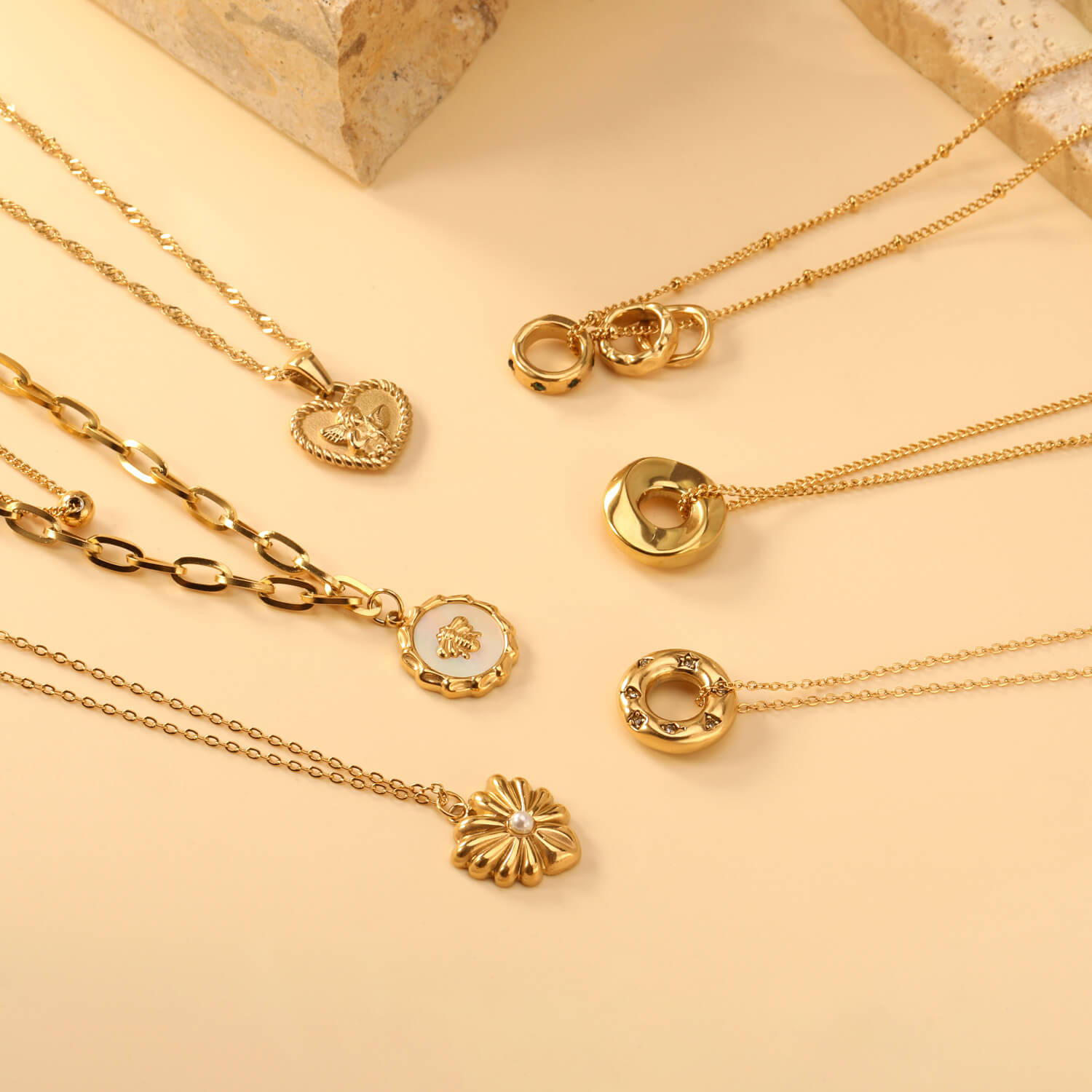 Gold Pendant Necklace 