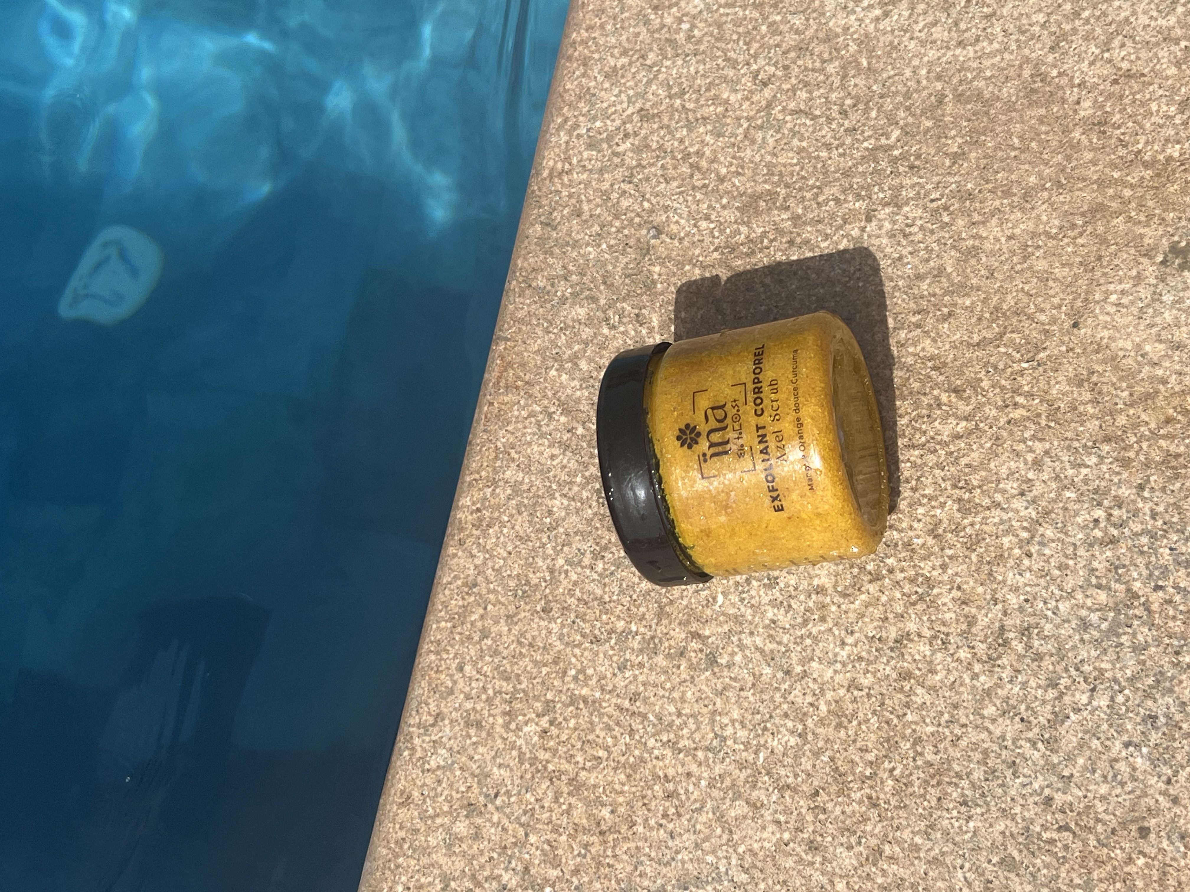 Exfoliant à la mangue, orange douce & curcuma