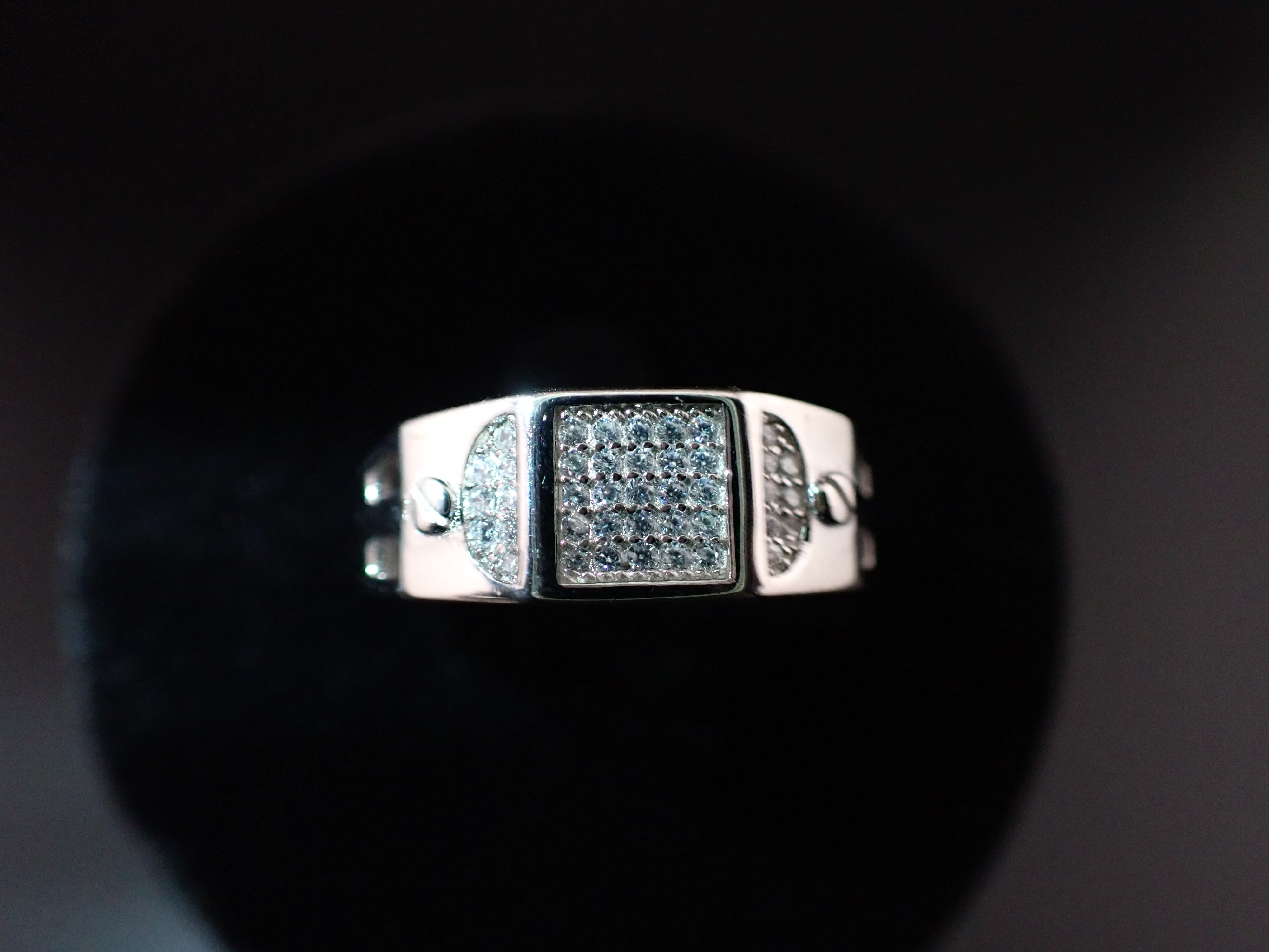 Men's silver ring