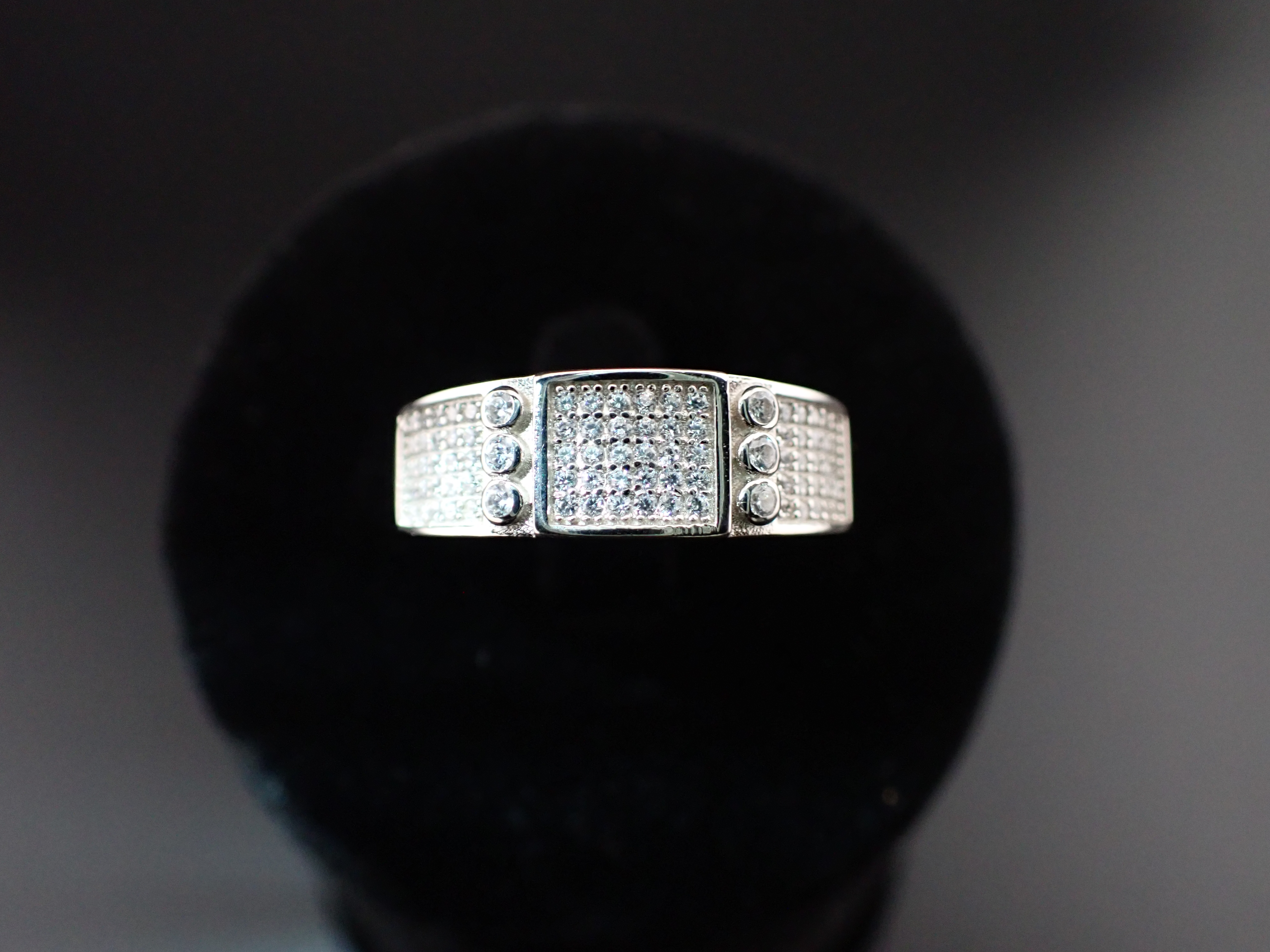 Elegant Silver Studded Ring